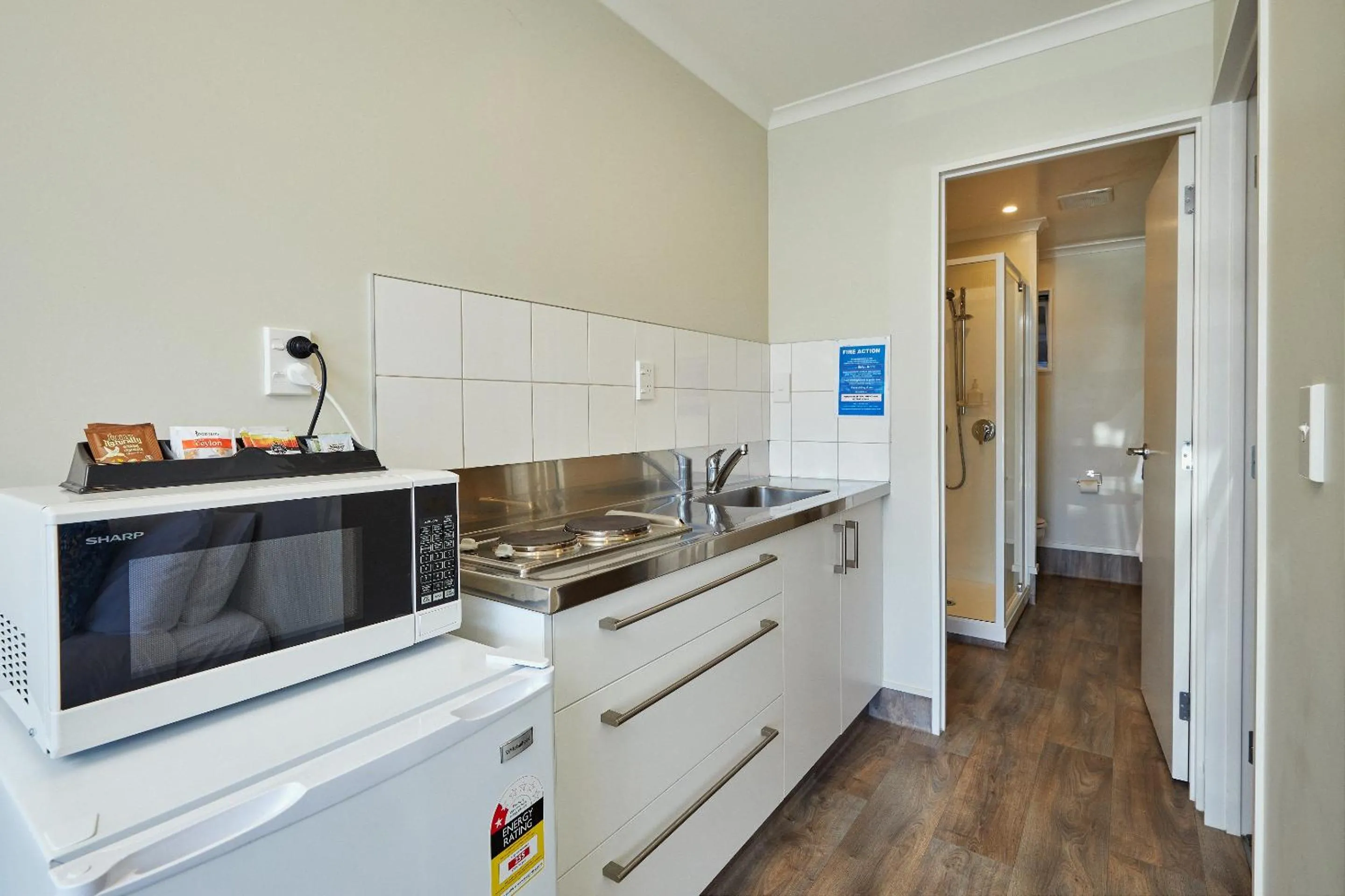Kitchen or kitchenette in Panorama Motel