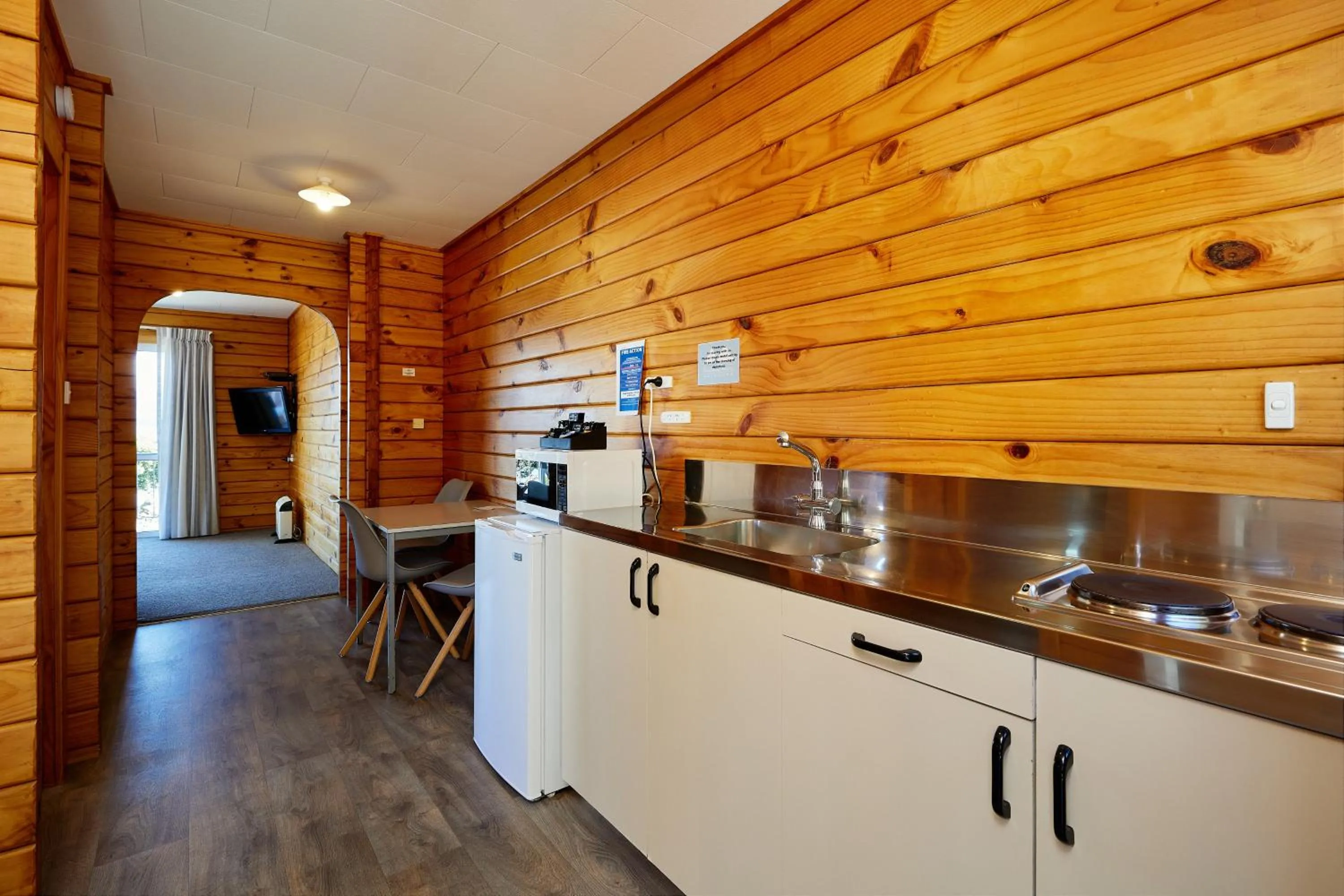 Kitchen or kitchenette in Panorama Motel