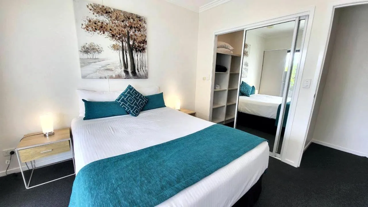 Bed in Eden by the Bay