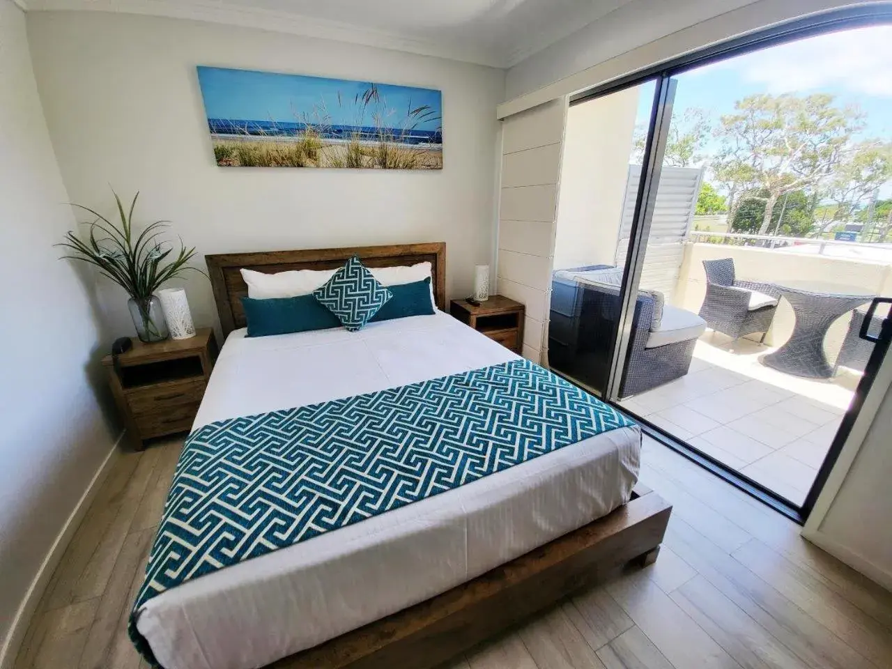 Hotel Double Room in Eden by the Bay Hotel Double Room in Eden by the Bay