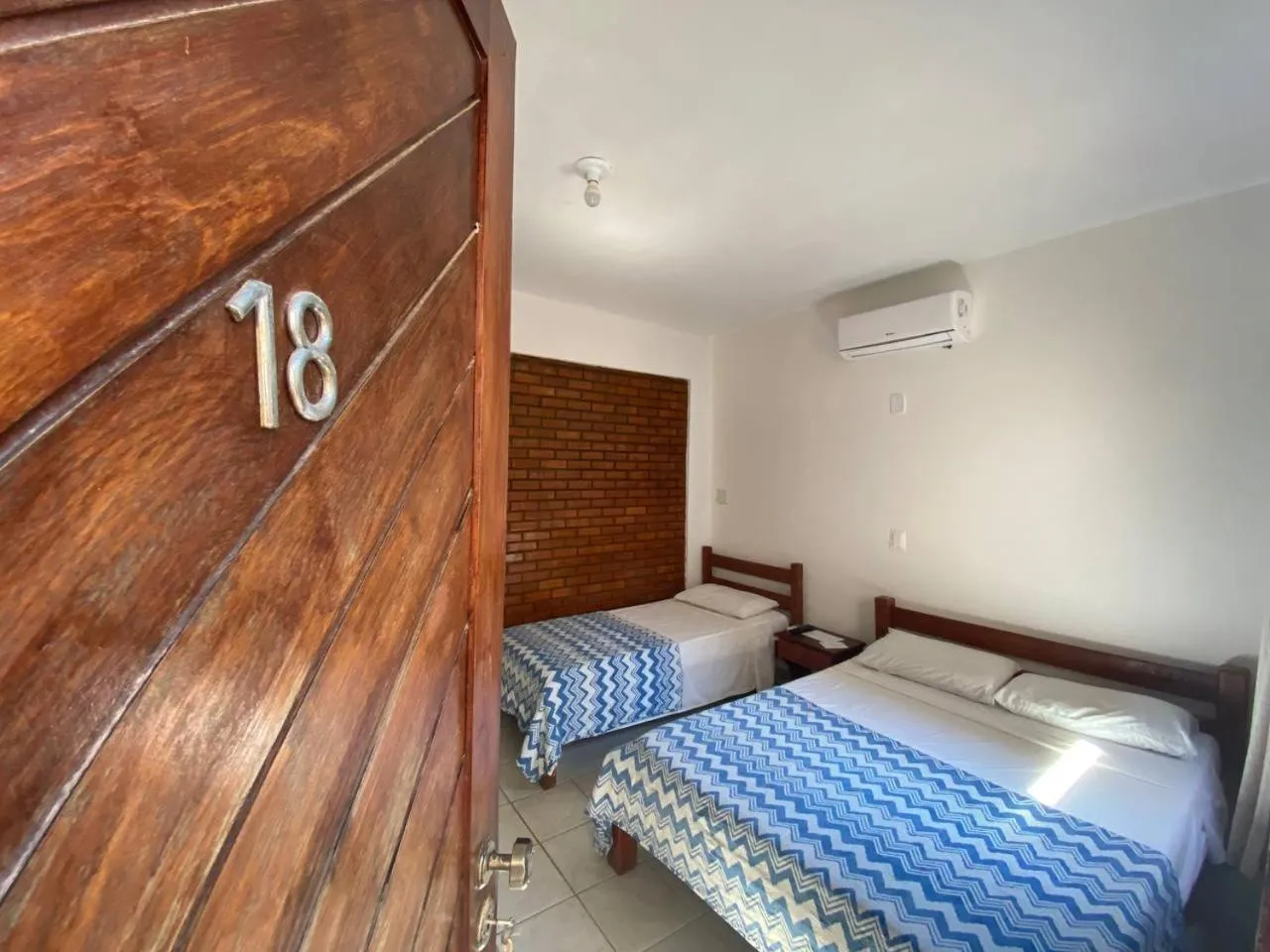 Photo of the whole room, Bed in Pousada Luz do Porto