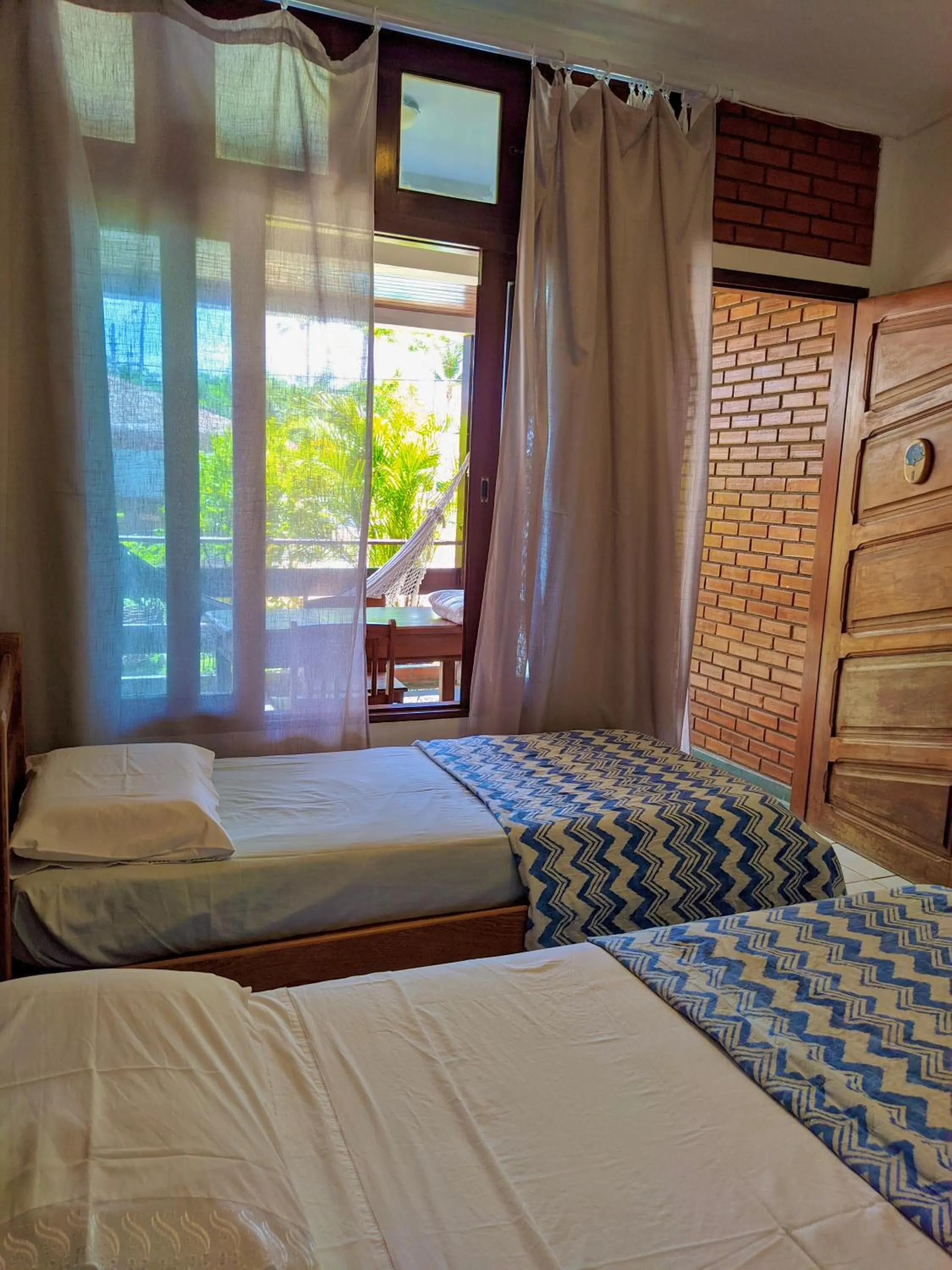 Photo of the whole room, Bed in Pousada Luz do Porto