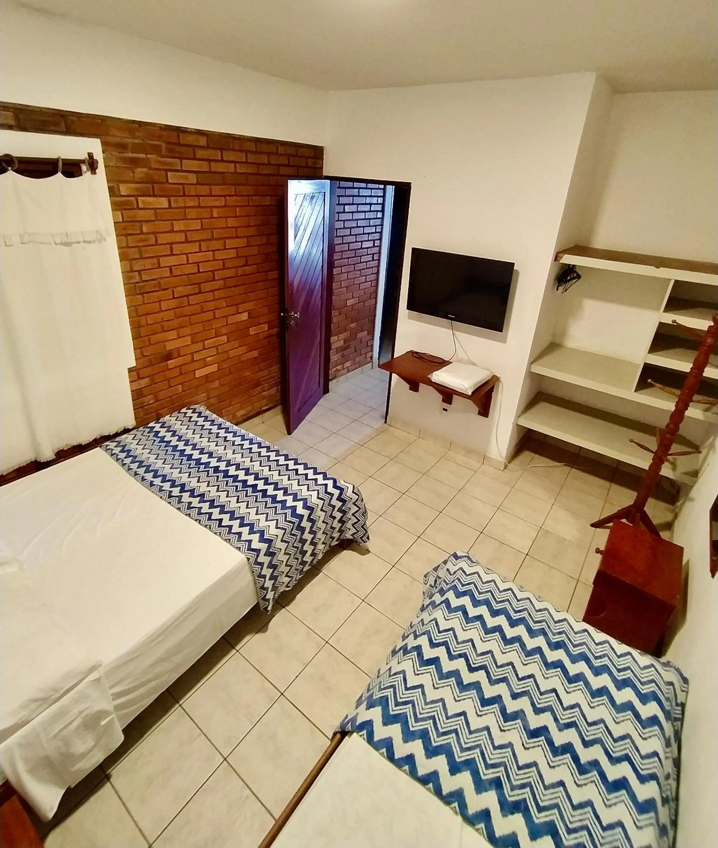 Photo of the whole room, Bed in Pousada Luz do Porto