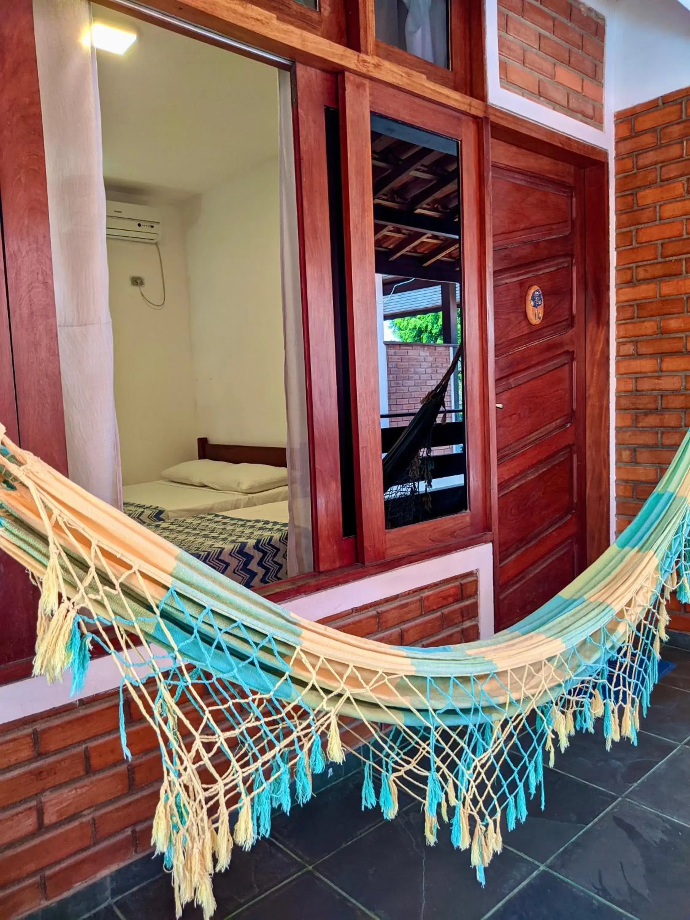 Quarto Duplo com Cama Extra in Pousada Luz do Porto Quarto Duplo com Cama Extra in Pousada Luz do Porto