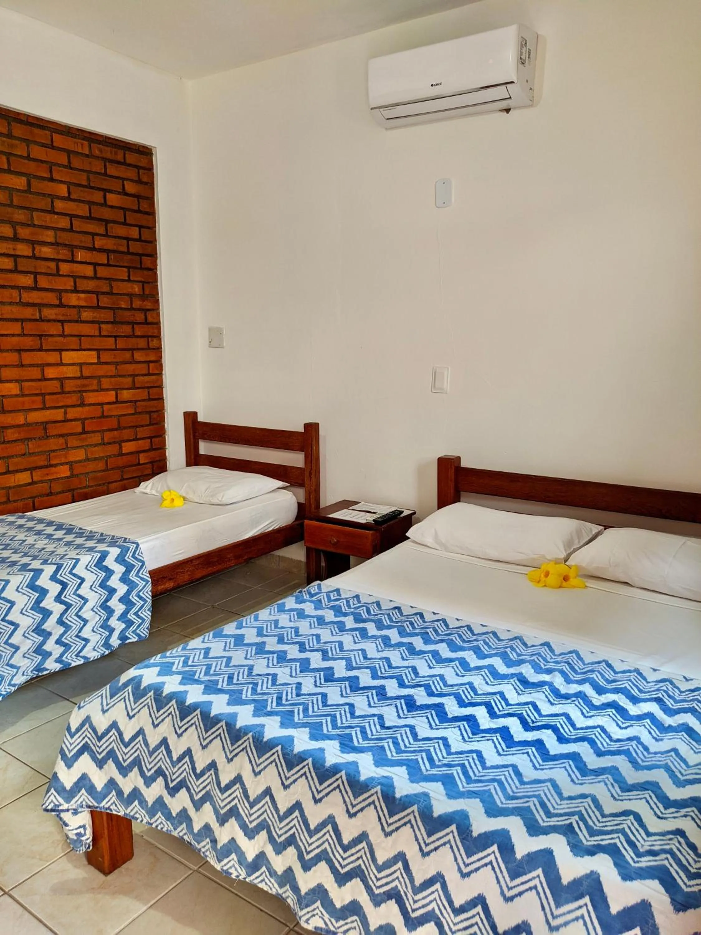 Photo of the whole room, Bed in Pousada Luz do Porto