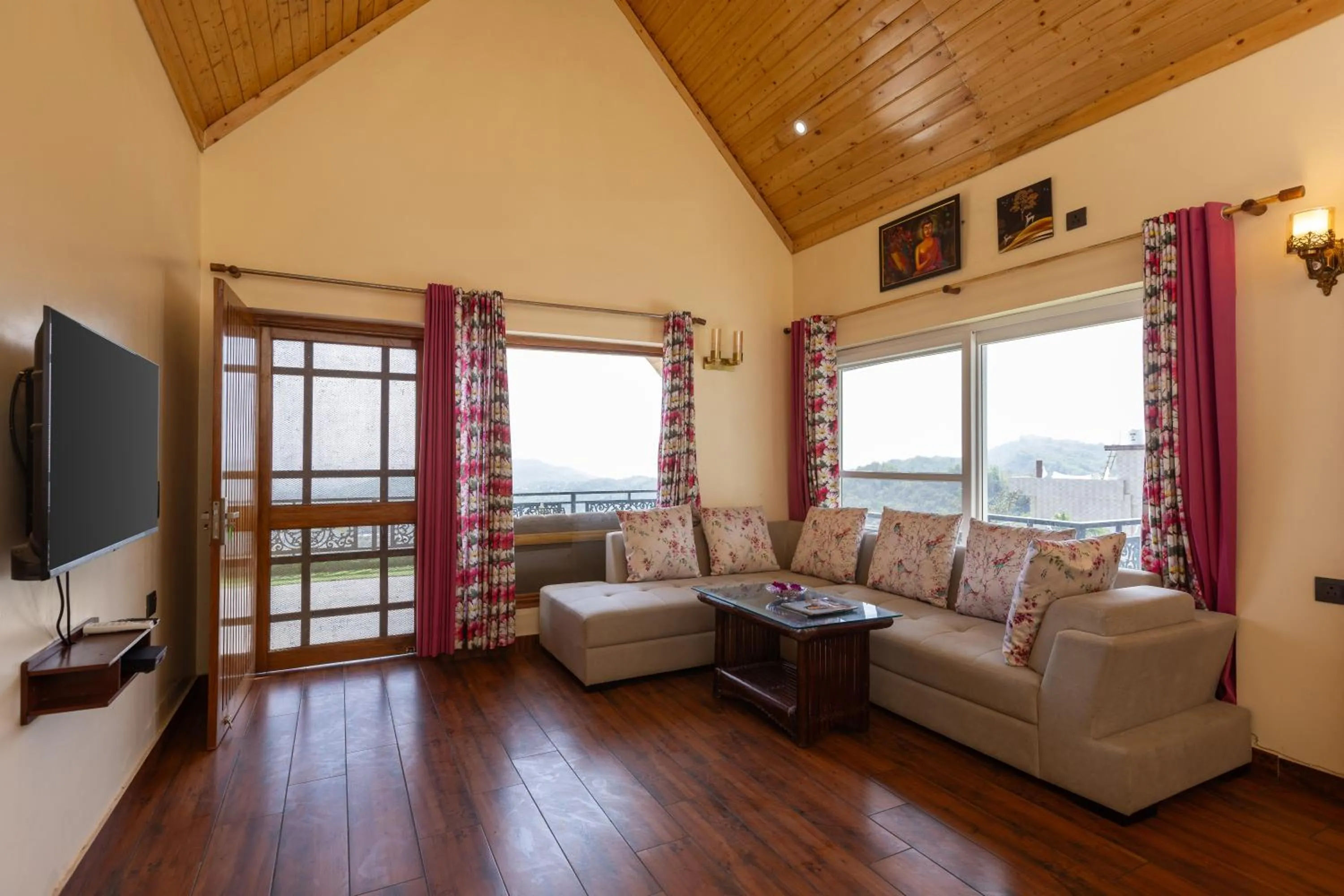TV and multimedia in The Bougainvillea Retreat - A Luxury Private Pool Villa in Dehradun