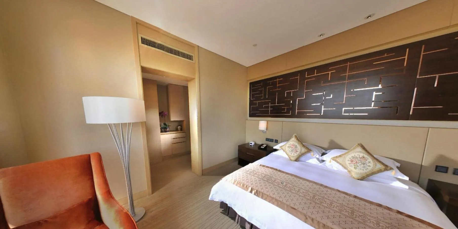 Bedroom in Crowne Plaza Ordos, an IHG Hotel