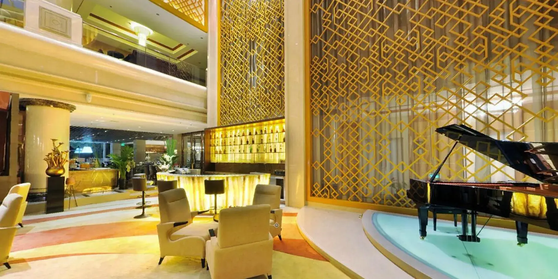 Lounge or bar in Crowne Plaza Ordos, an IHG Hotel Lounge or bar in Crowne Plaza Ordos, an IHG Hotel