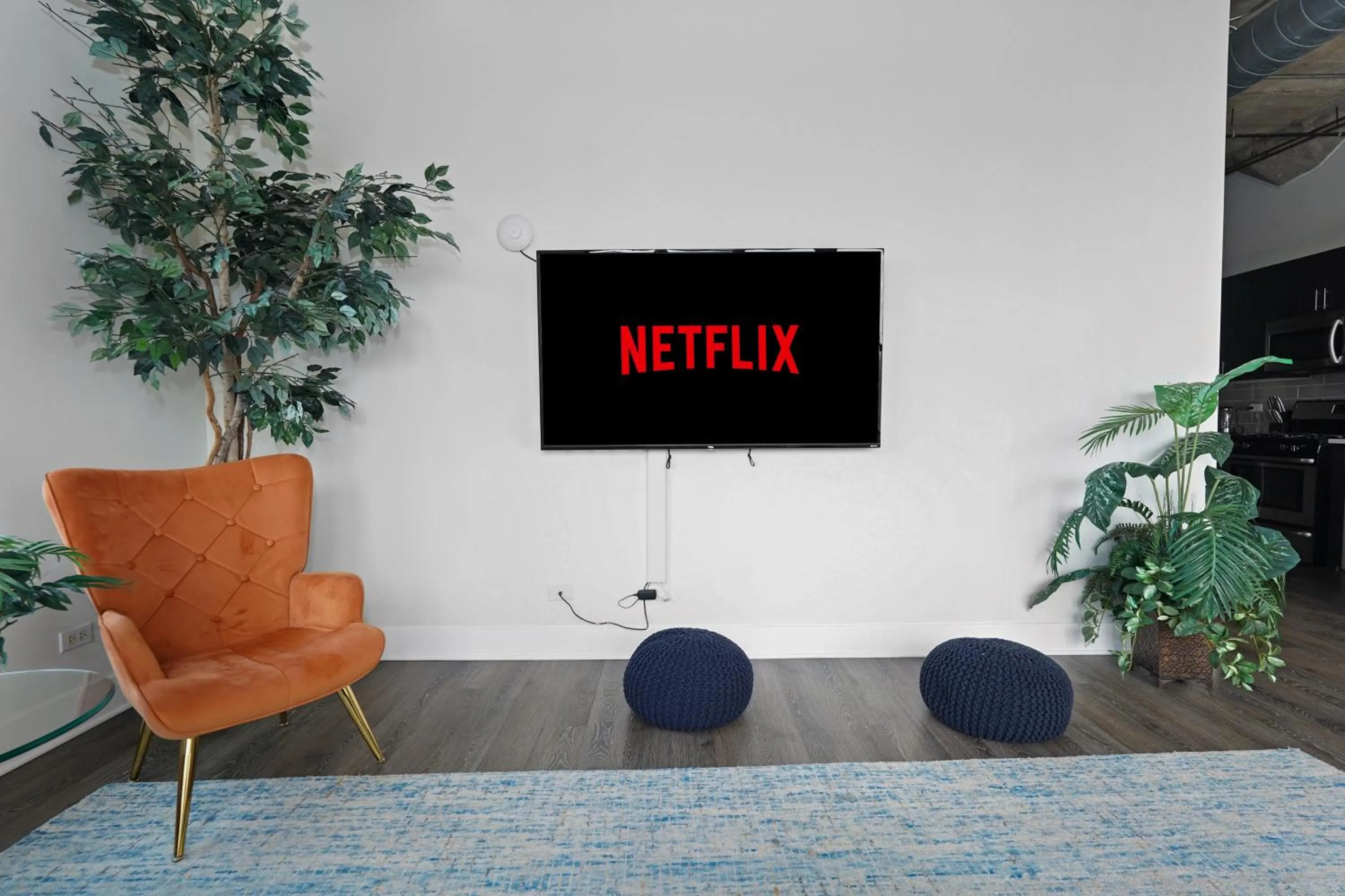 McCormick Place Luxurious and Spacious 3BR in Downtown Chicago with Optional Parking Sleeps 10 guests