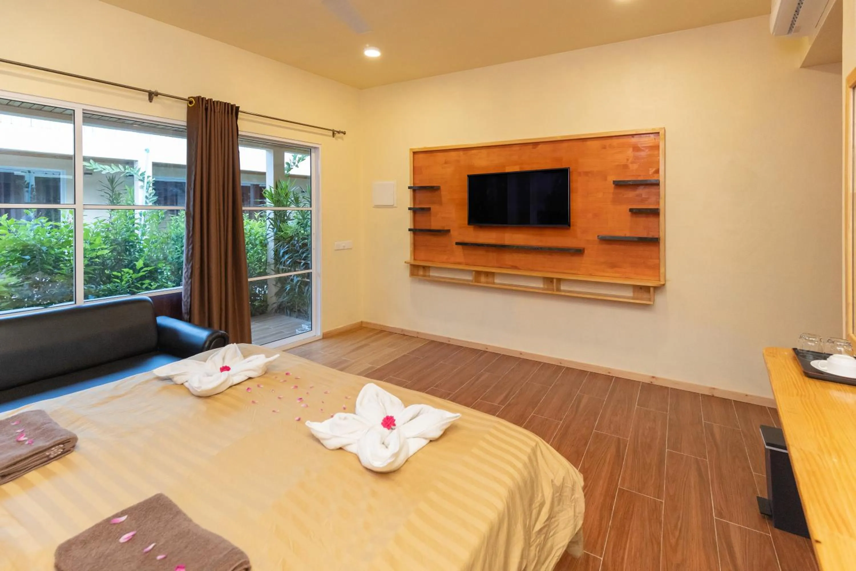 Bedroom, Bed in Tranquil Thoddoo