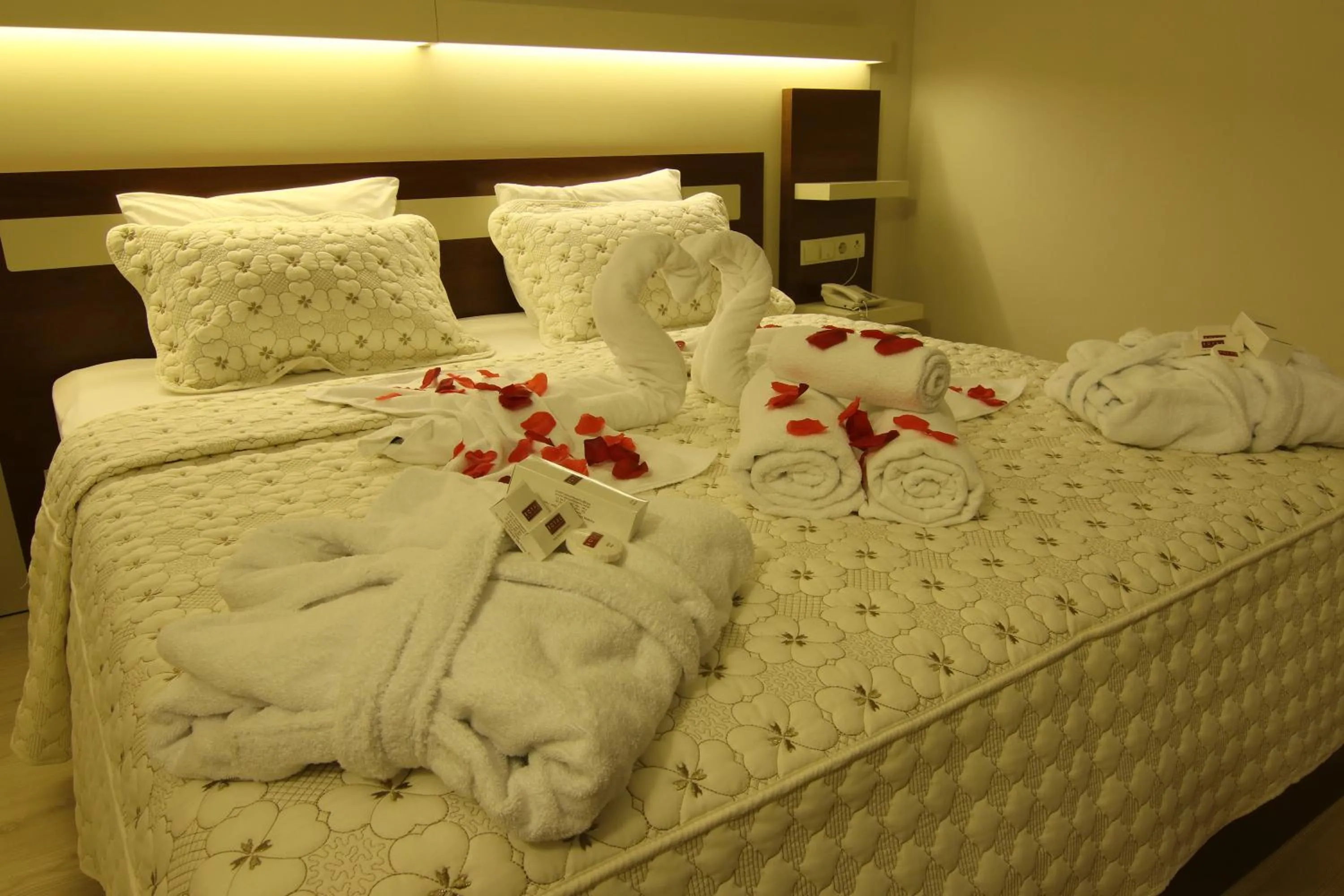 Decorative detail, Bed in Royal Bilgic Hotel