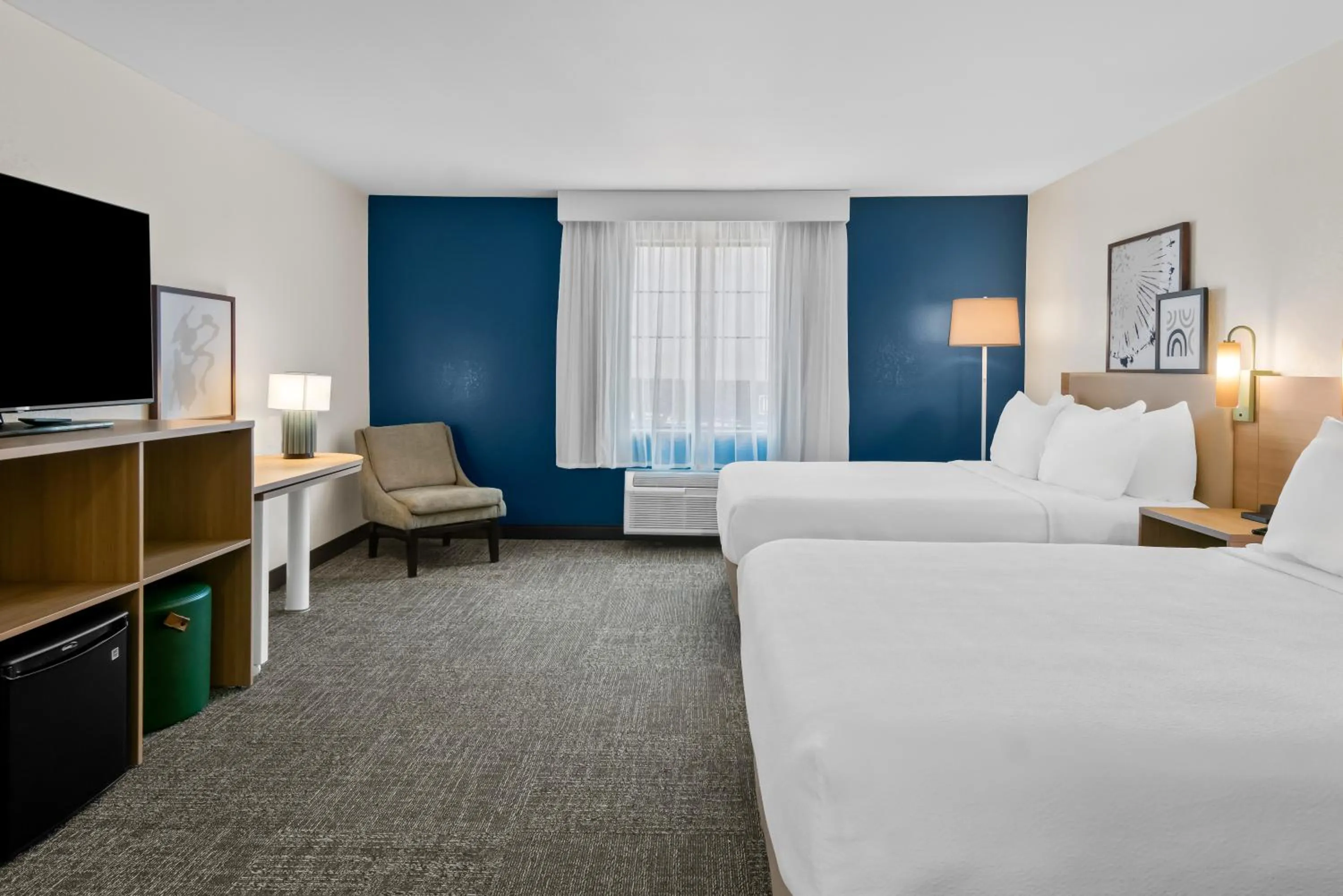 Bedroom, Bed in Spark by Hilton Wichita Falls