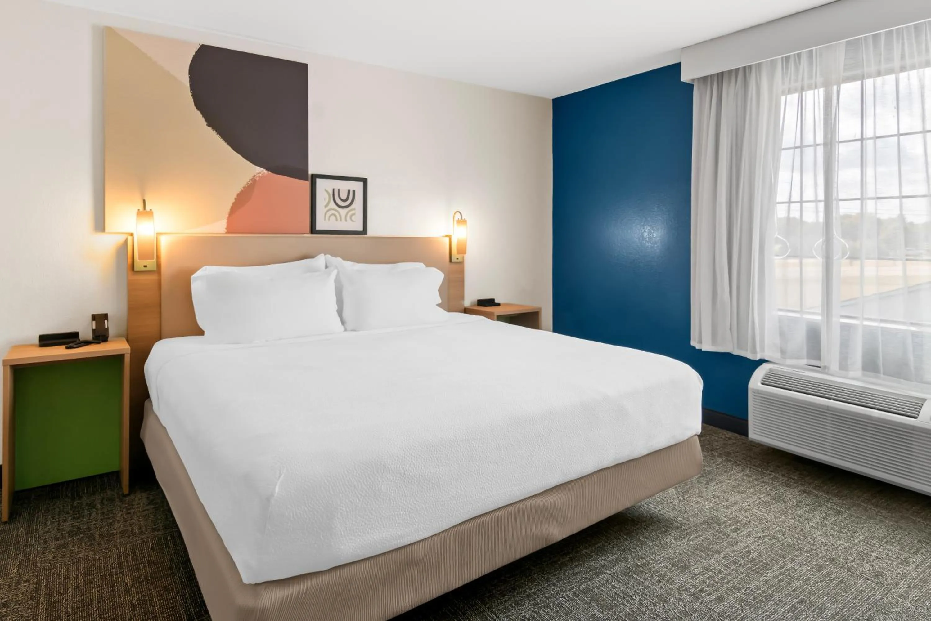 Bedroom, Bed in Spark by Hilton Wichita Falls