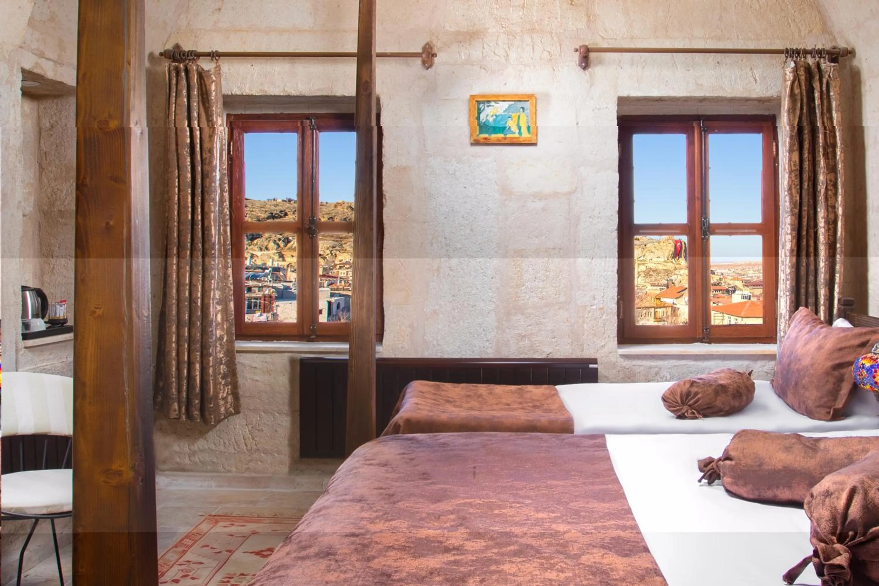 Photo of the whole room, Bed in Romantic Cave Hotel