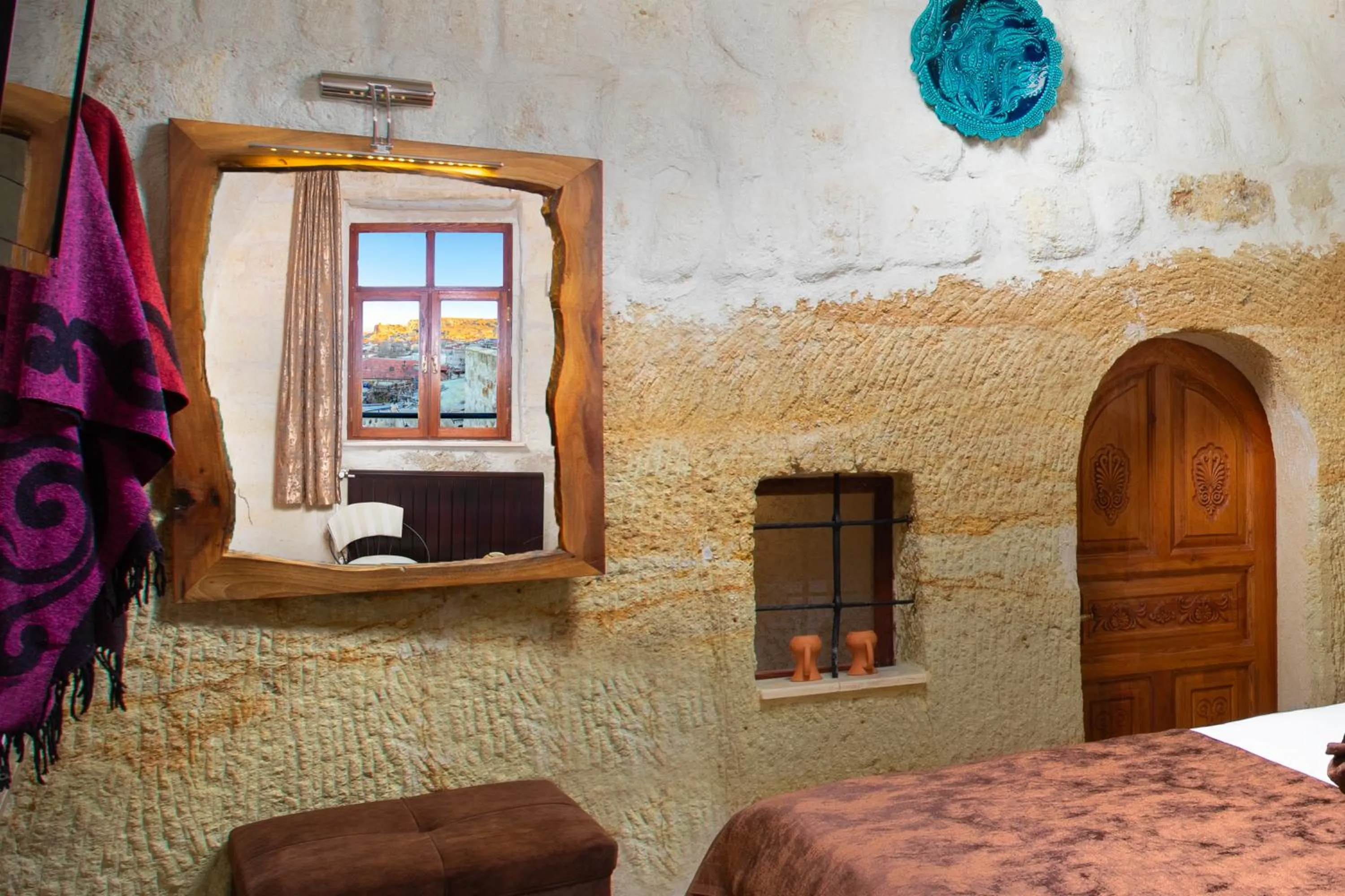 Decorative detail, Bed in Romantic Cave Hotel