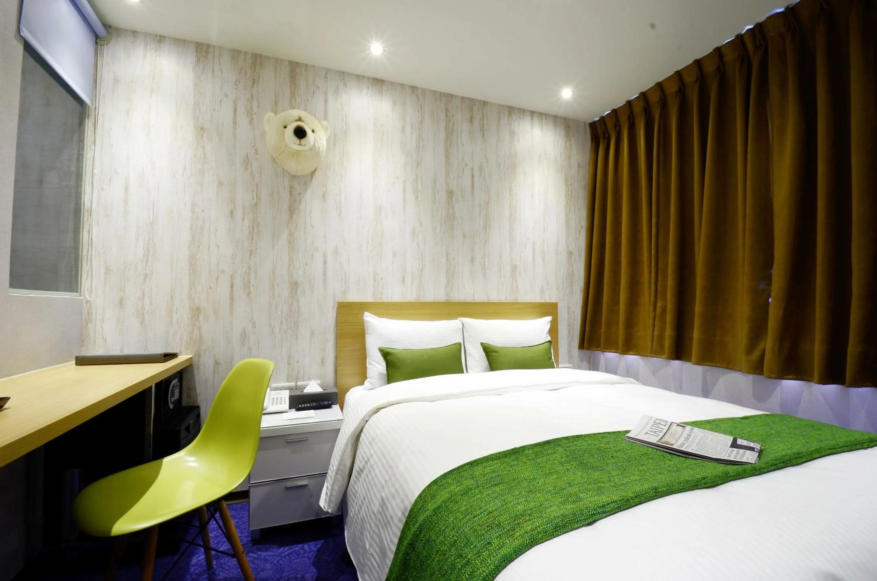 Photo of the whole room, Bed in ARK Hotel - Dongmen