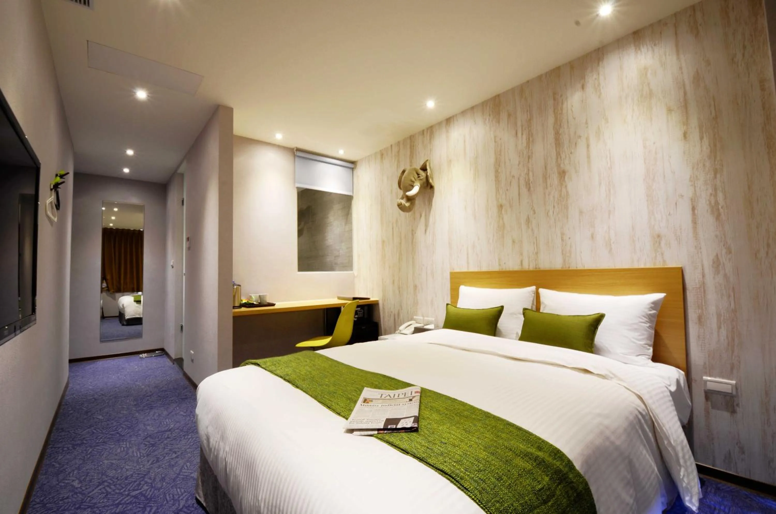 Photo of the whole room, Bed in ARK Hotel - Dongmen