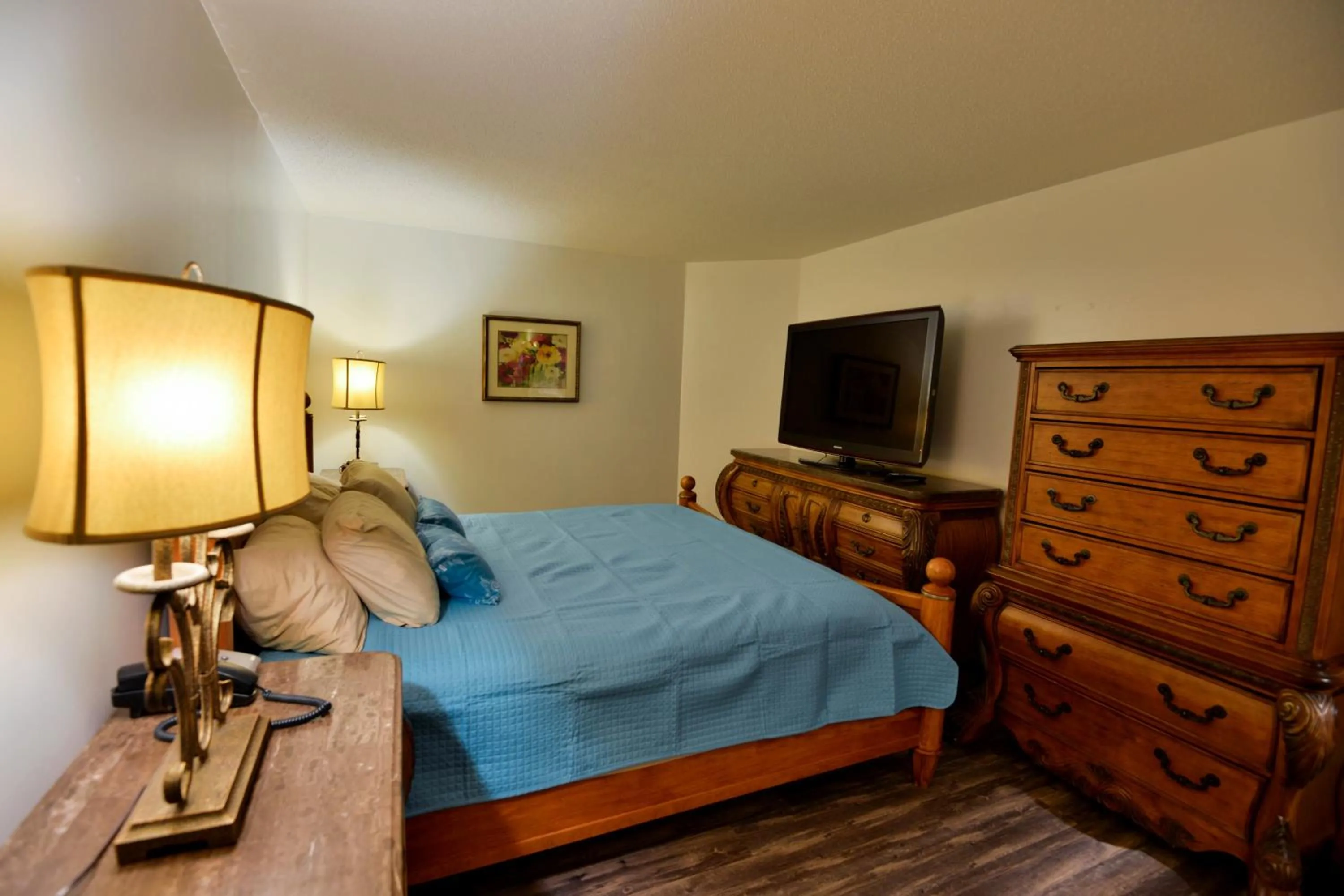 Deluxe Ocean front One Bedroom suite in Sandy Beach Resort