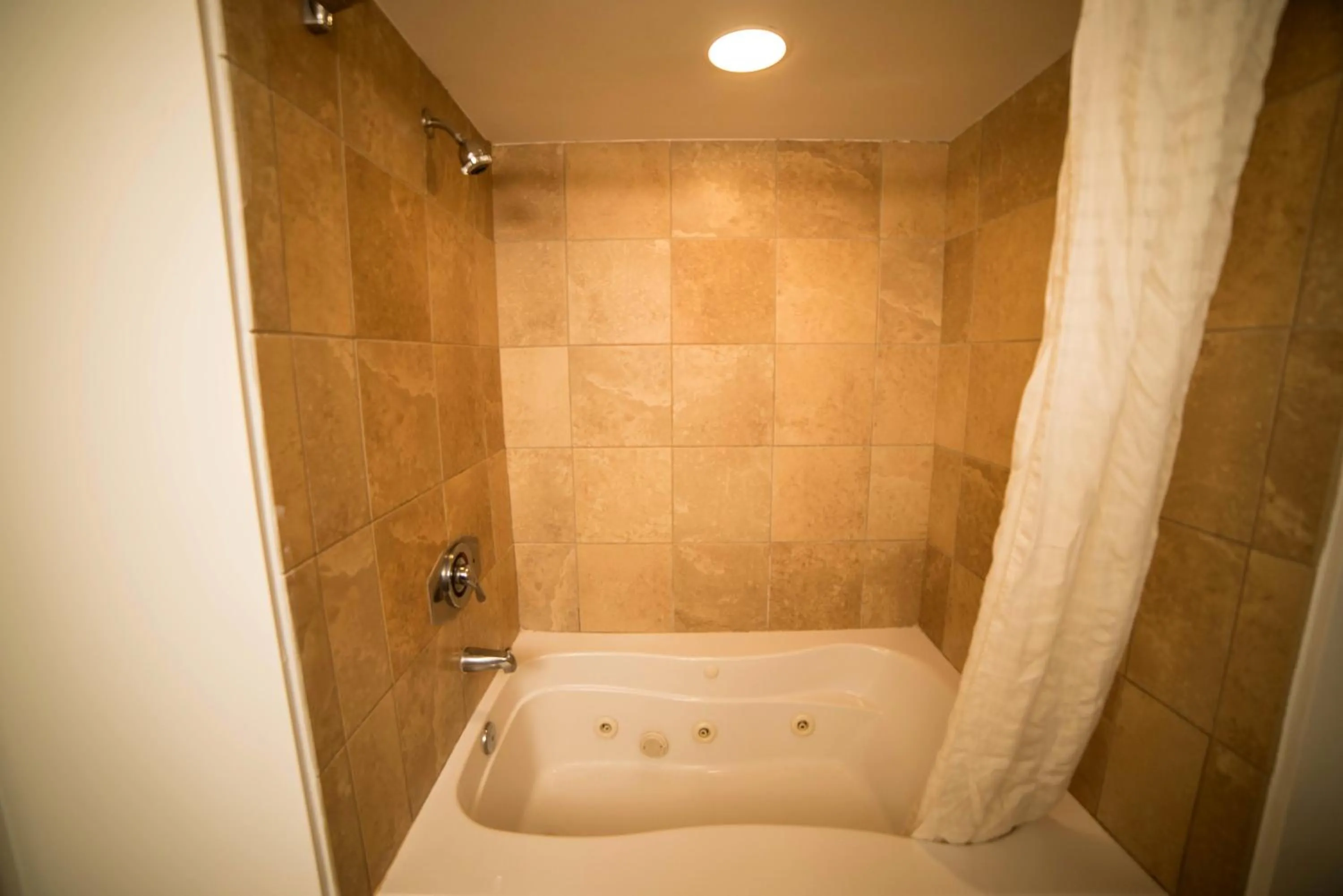 Deluxe Ocean front One Bedroom suite in Sandy Beach Resort