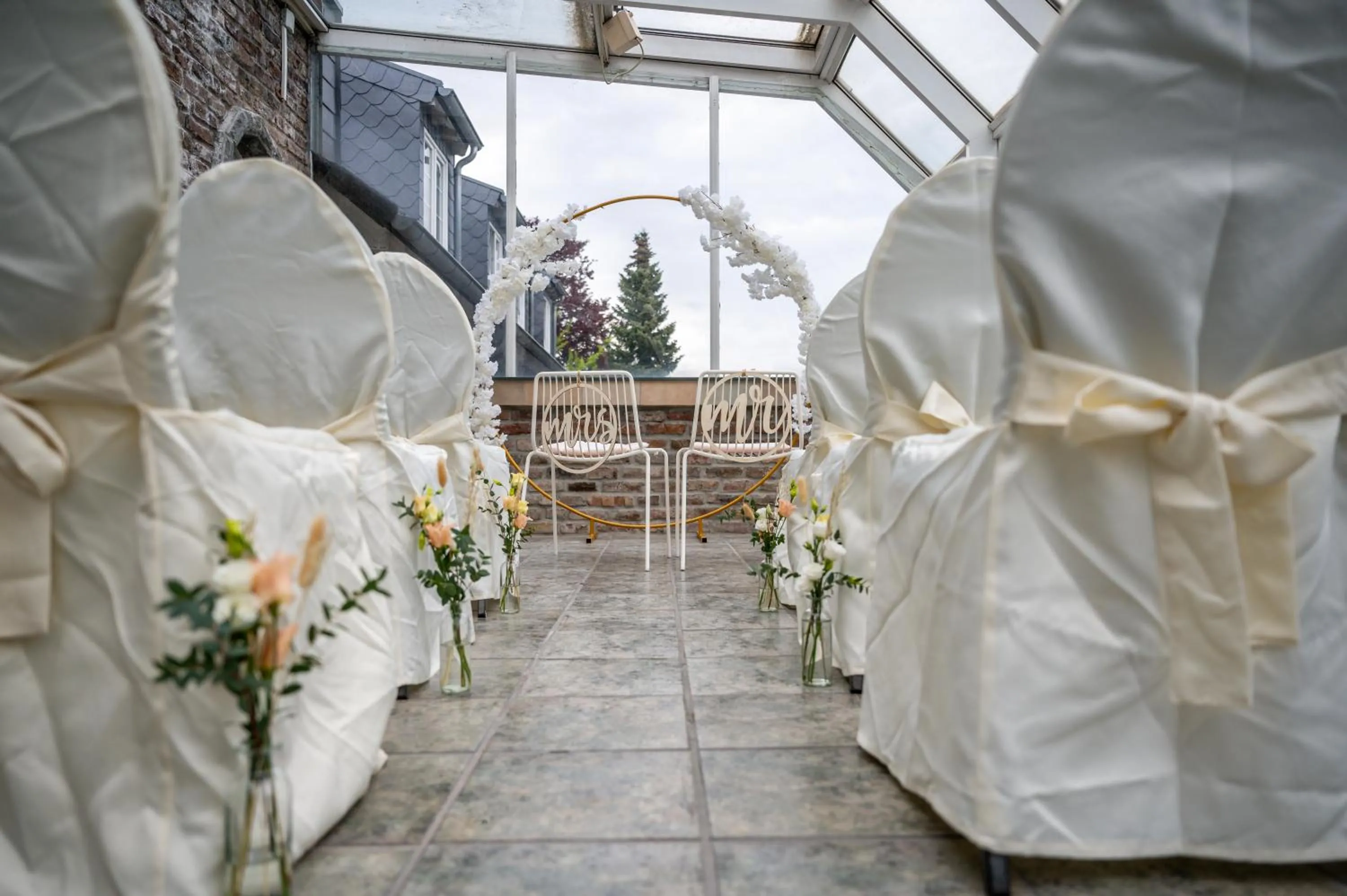 Property building in Vintage Hotel Köln Pulheim - Kostenlose Parkplätze