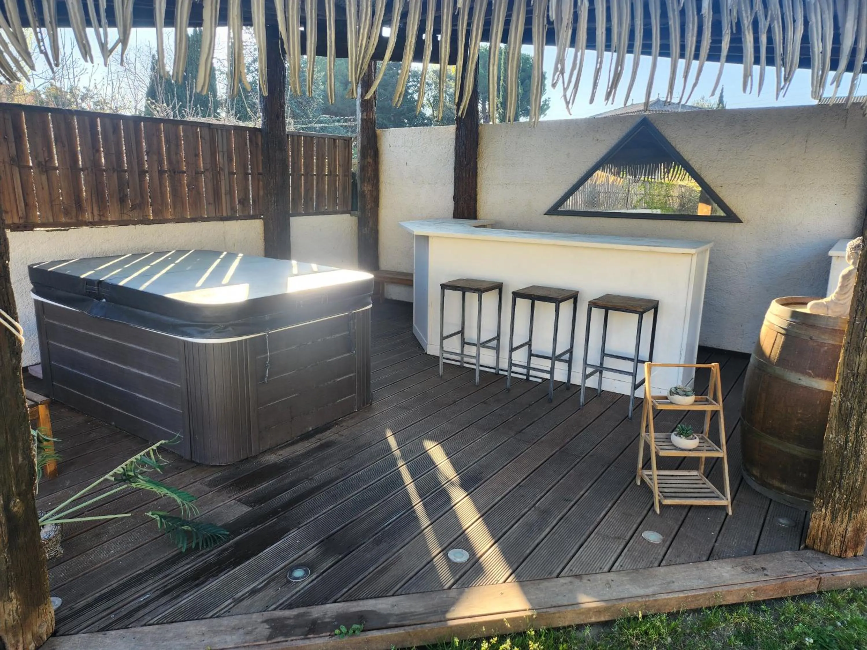 Hot Tub in La villa de Fleury