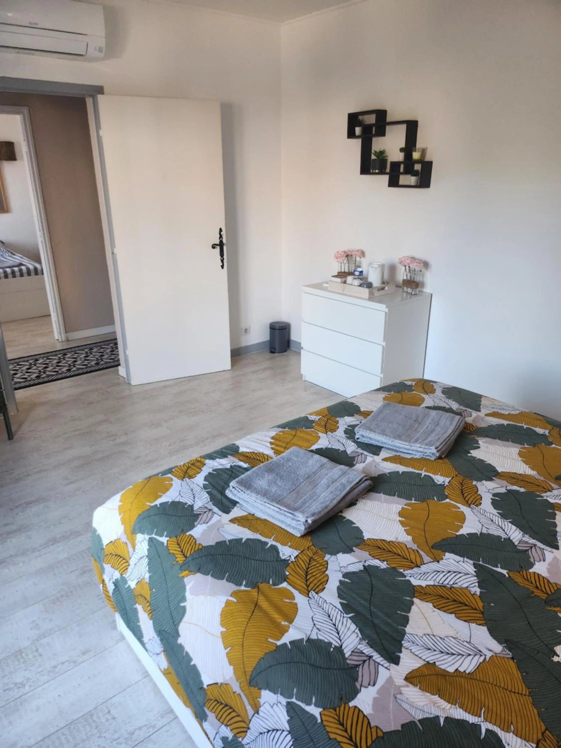 Bedroom, Bed in La villa de Fleury