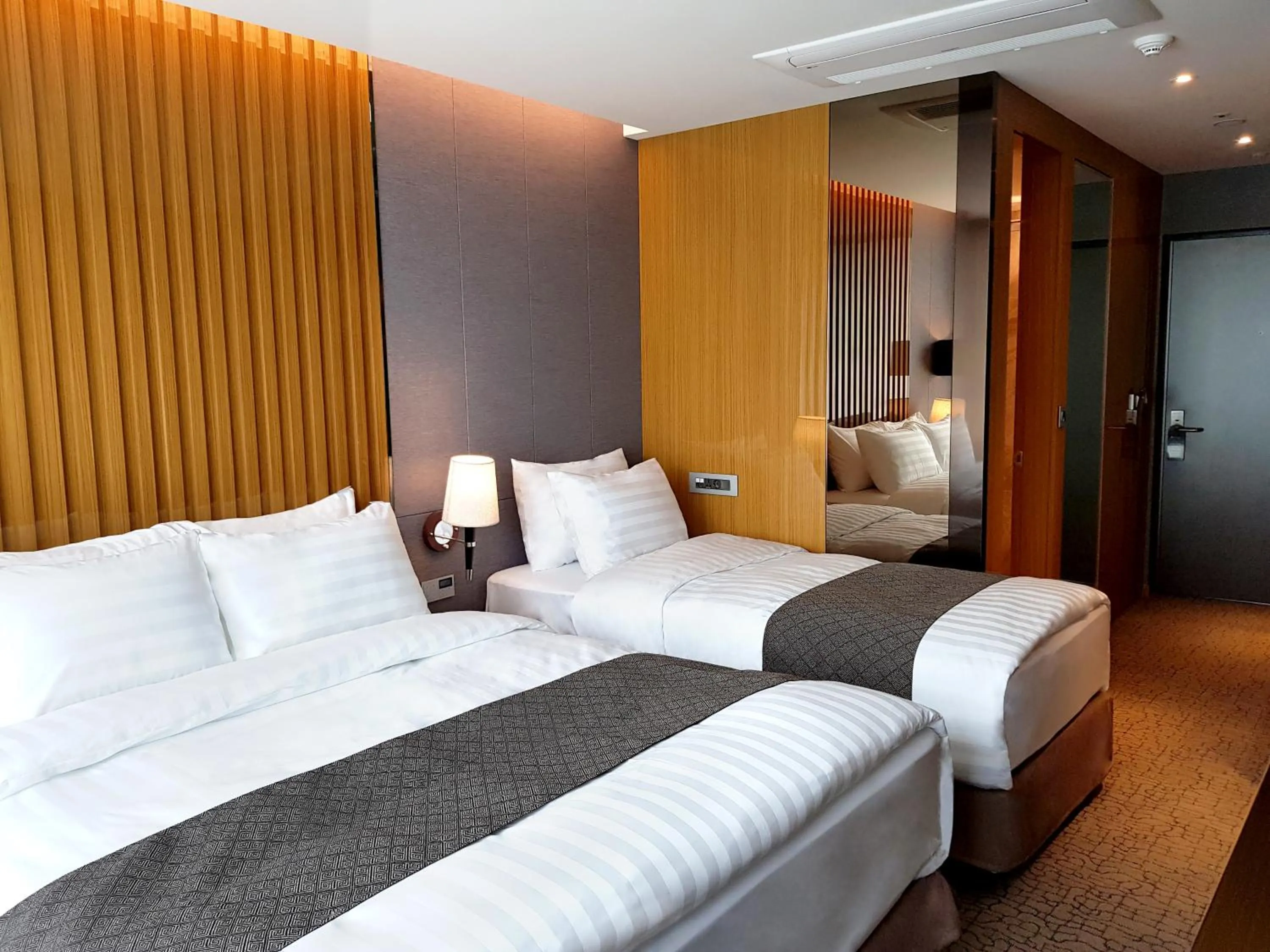 Bed in Traum Valley Hotel - formerly jeongseon intoraon hotel