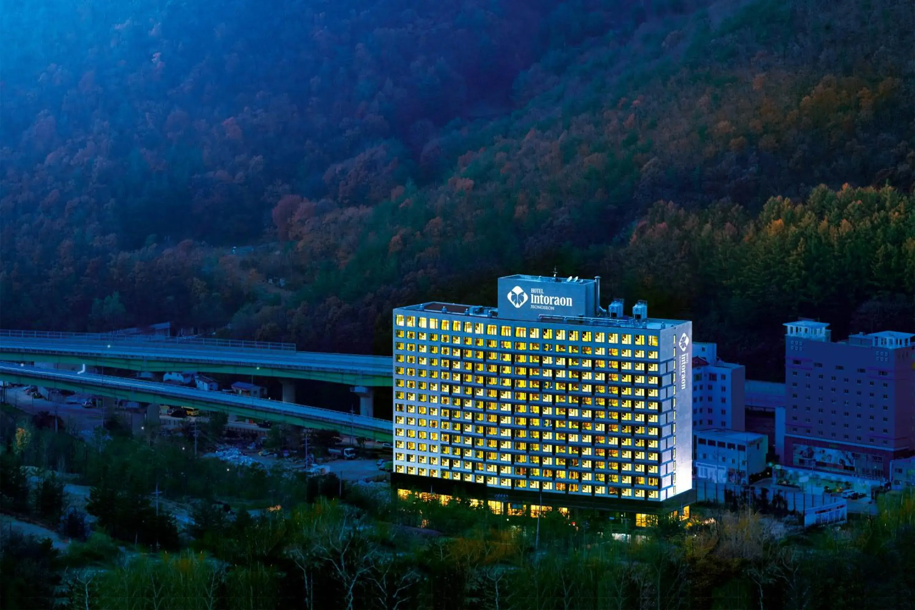 Property building in Jeongseon Intoraon Hotel Property building in Jeongseon Intoraon Hotel