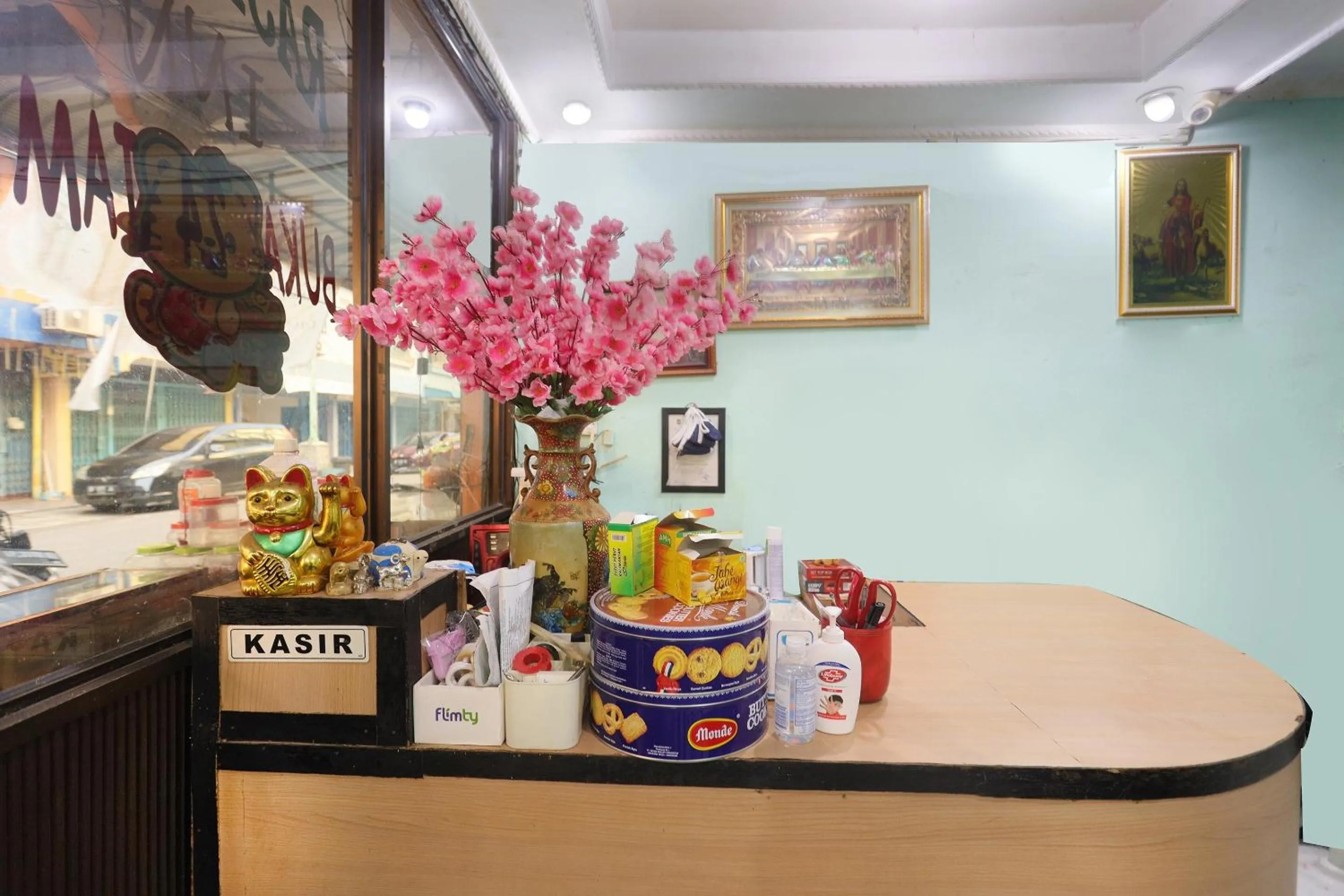 Lobby or reception in Hotel O Rajawali Inn