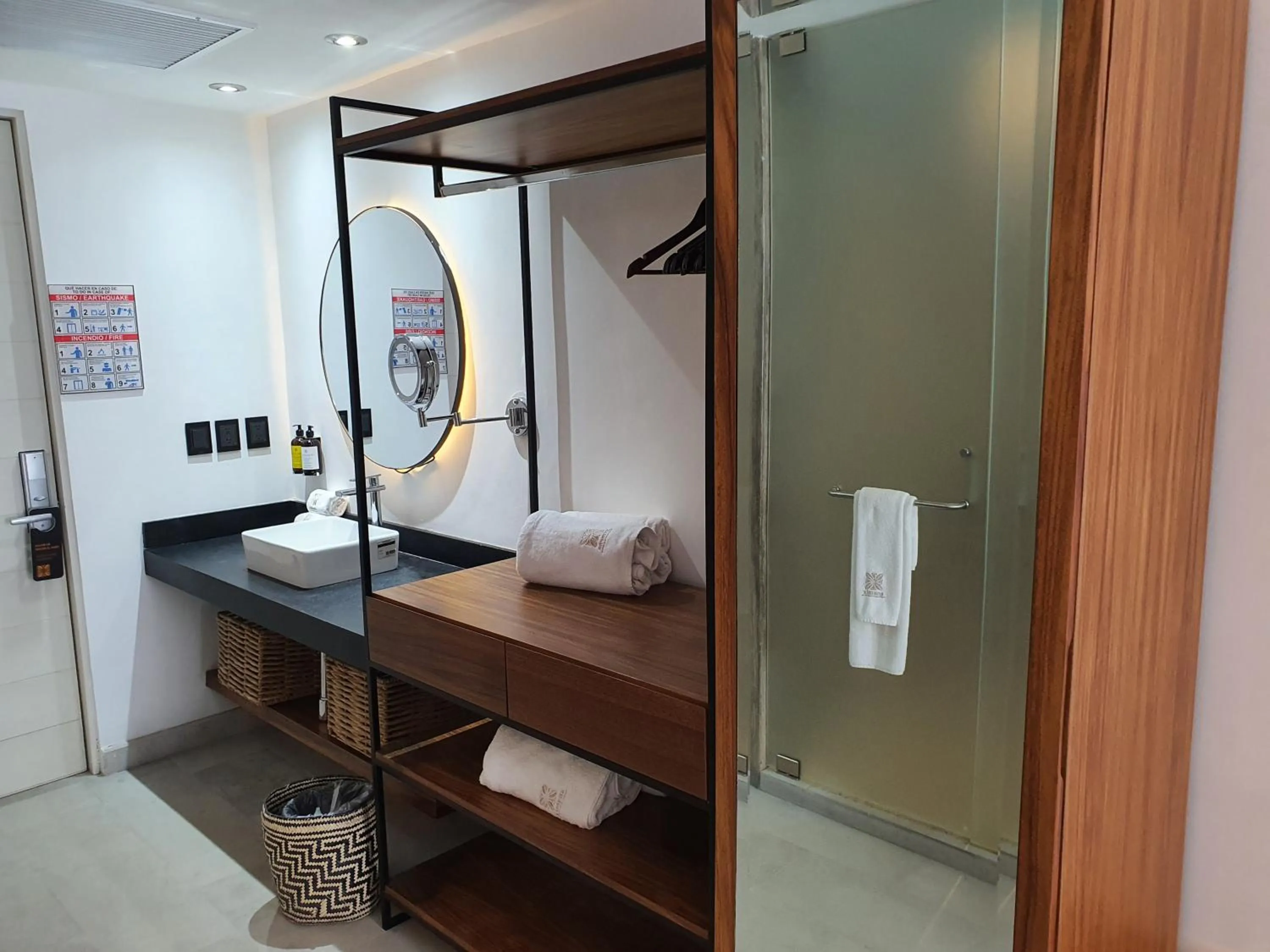 Shower, Bed in Ximena Hotel Boutique