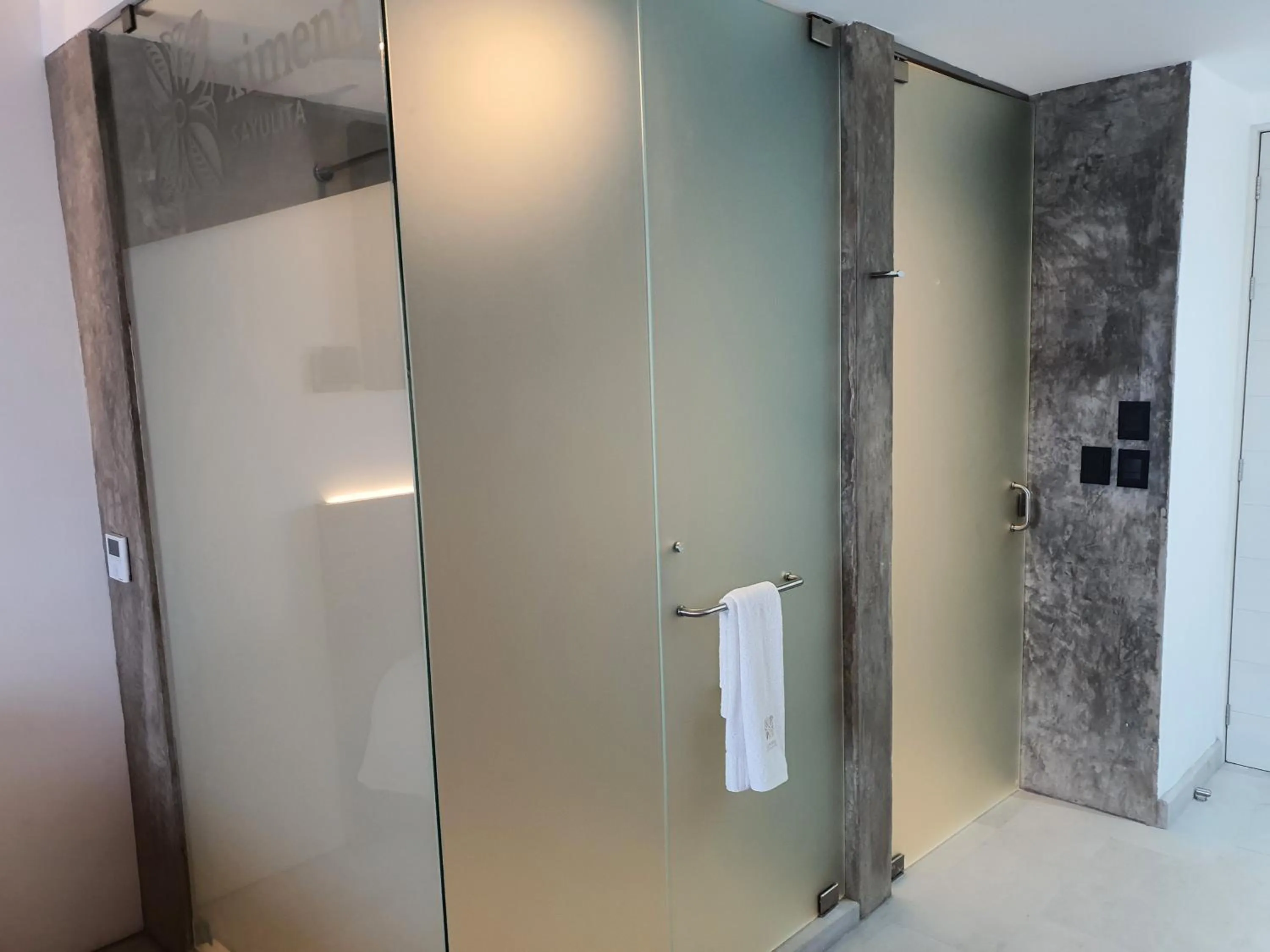 Shower in Ximena Hotel Boutique