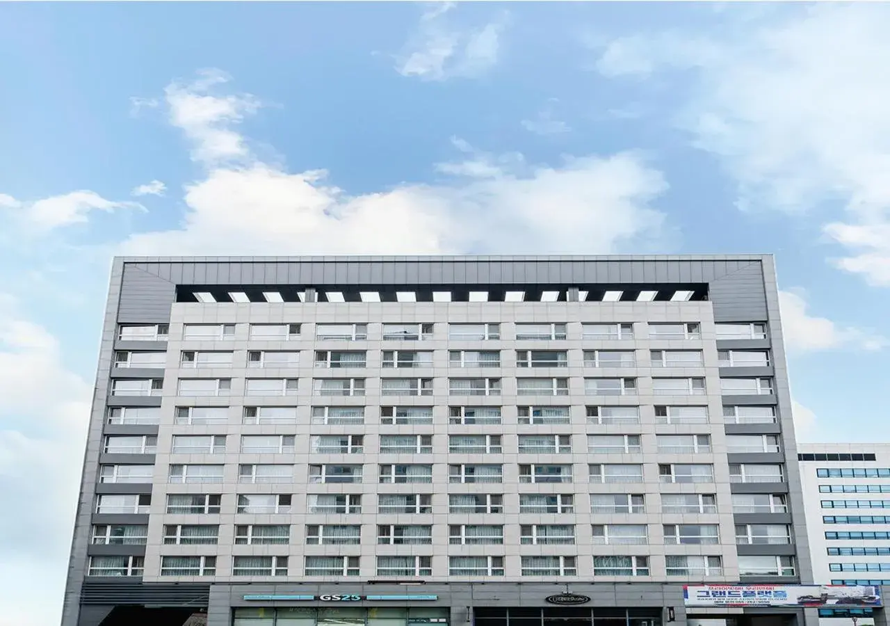 Property building in Grand City Hotel Changwon Property building in Grand City Hotel Changwon