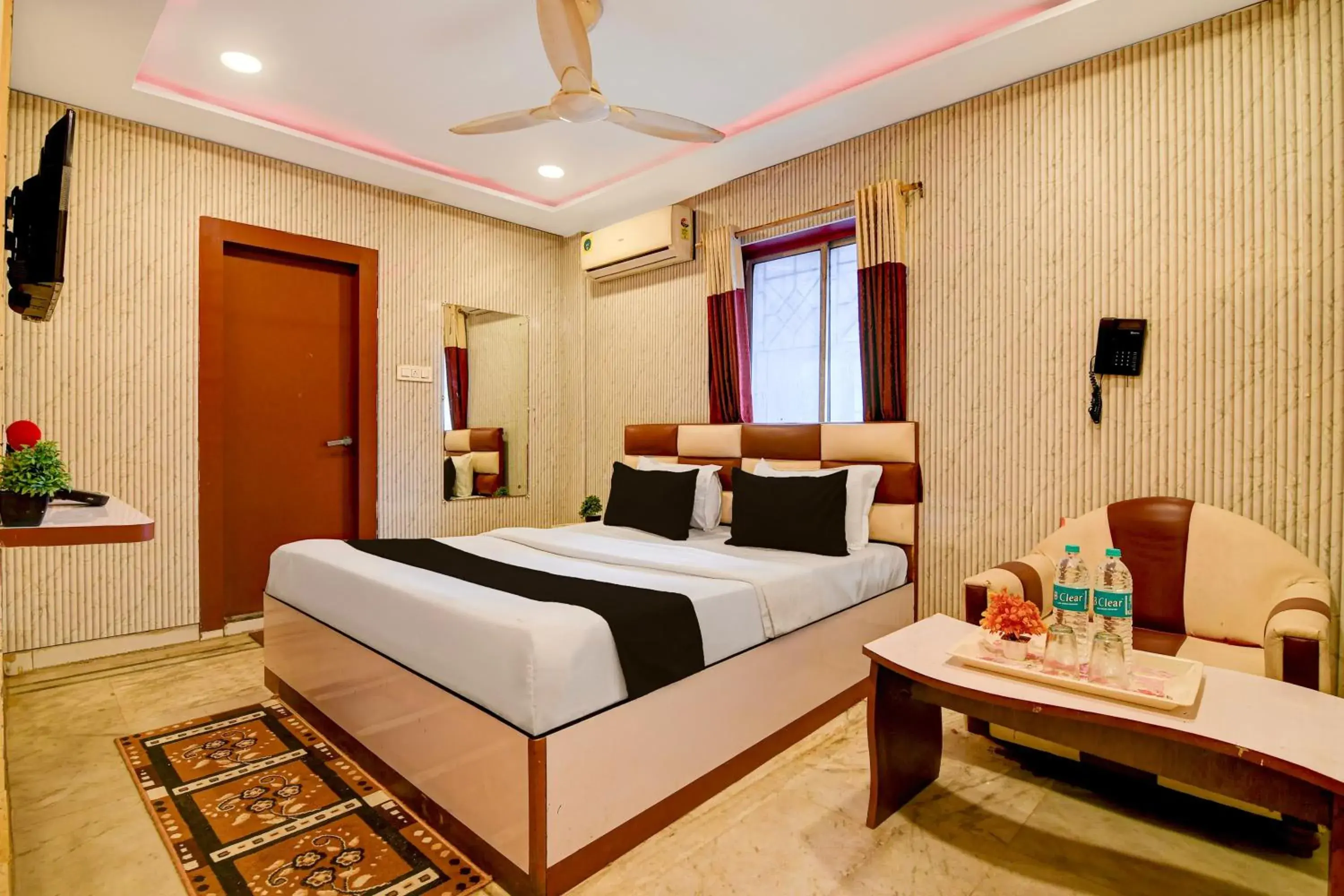 Bedroom, Bed in Super Collection O NSCB Airport Kolkata Formerly Red Stone Bedroom, Bed in Super Collection O NSCB Airport Kolkata Formerly Red Stone