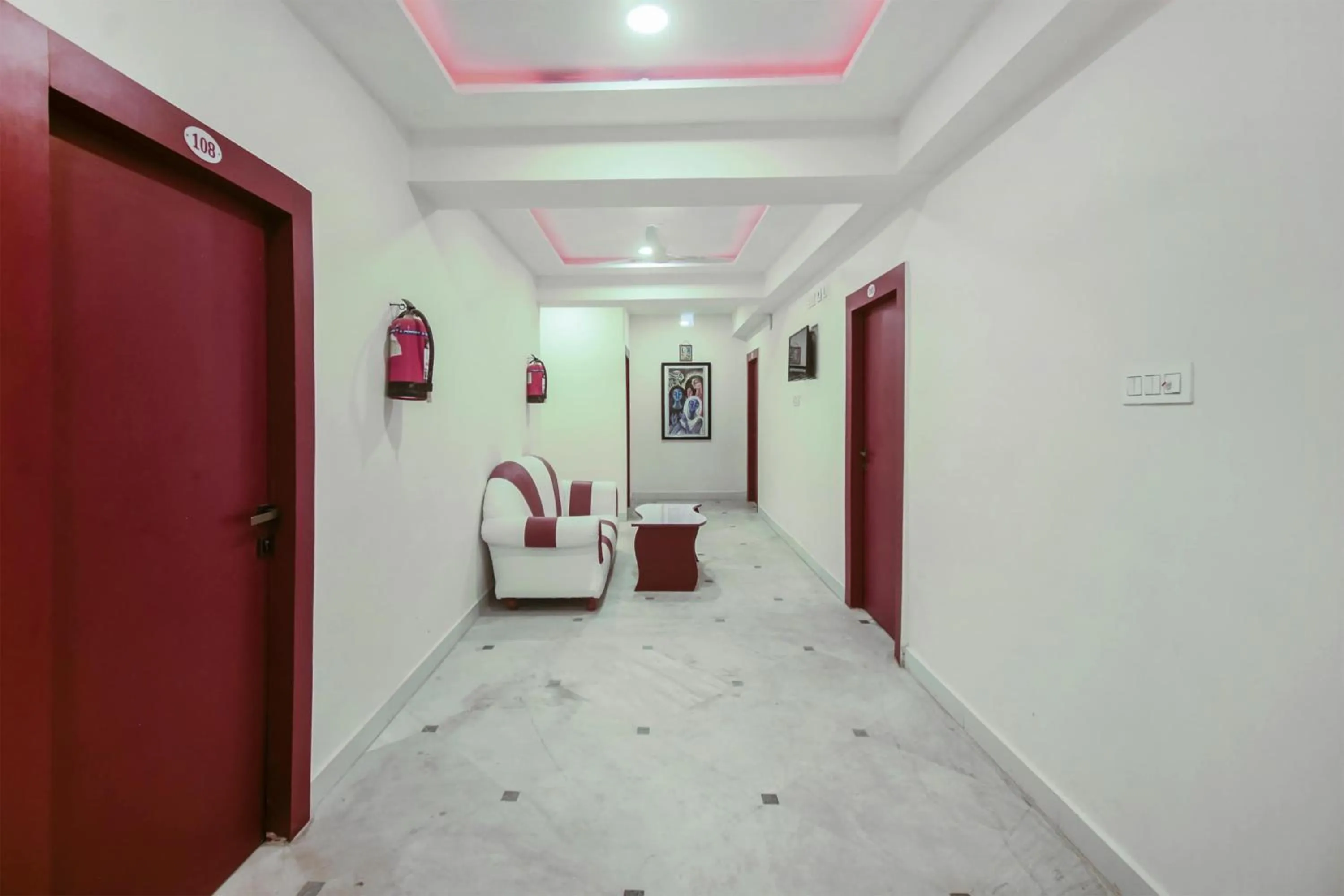 Lobby or reception in Super Hotel O Red Stone Near Netaji Subhash Chandra Bose International Airport