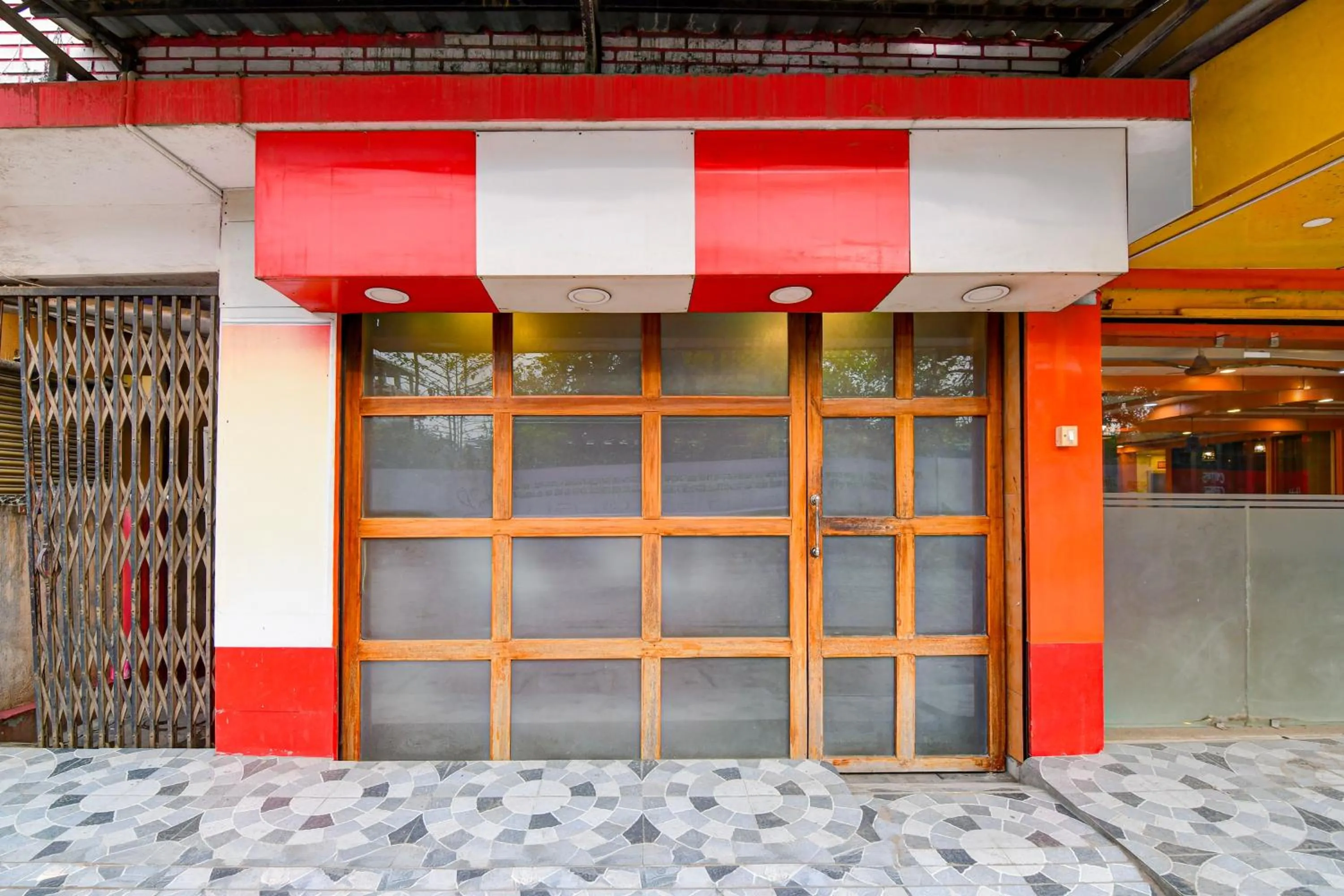 Facade/entrance in Super Collection O NSCB Airport Kolkata Formerly Red Stone
