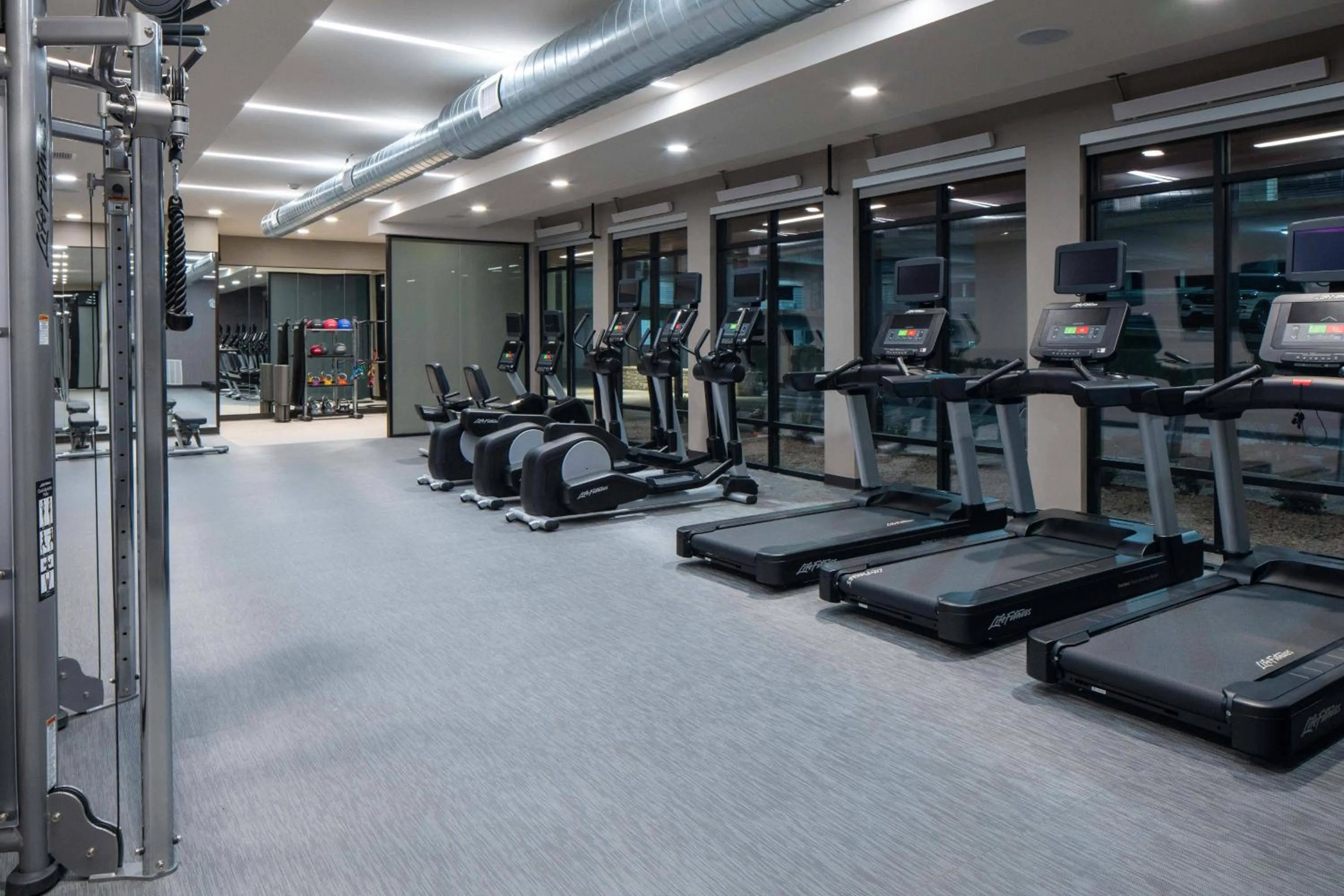 Fitness centre/facilities in Courtyard by Marriott Jefferson City