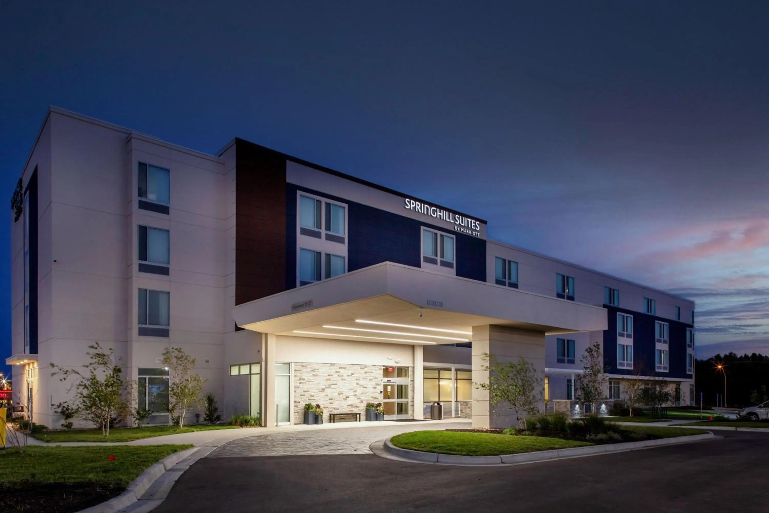 Property building in SpringHill Suites Kansas City Airport
