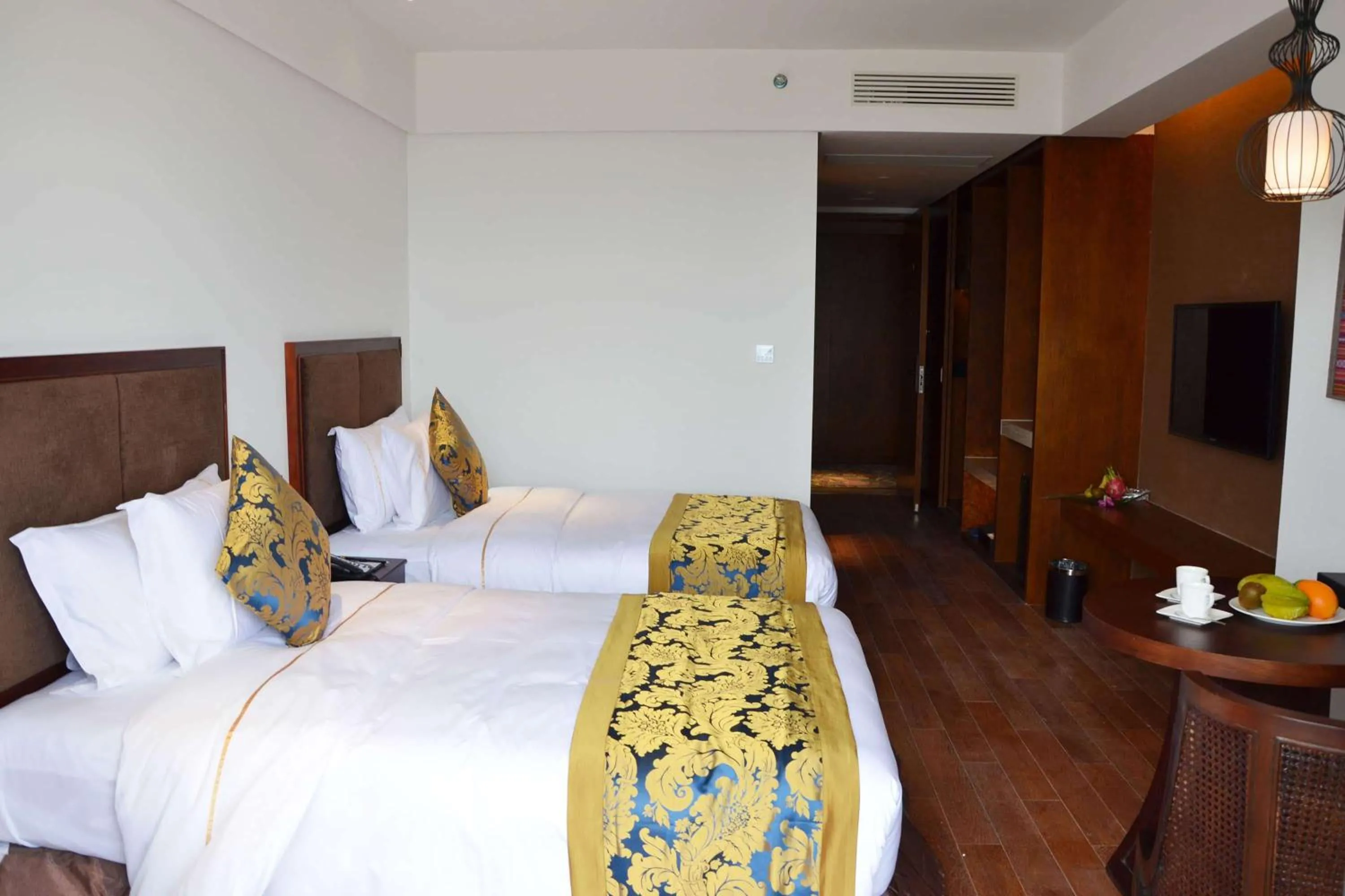 Photo of the whole room, Bed in Wyndham Garden Lingshui
