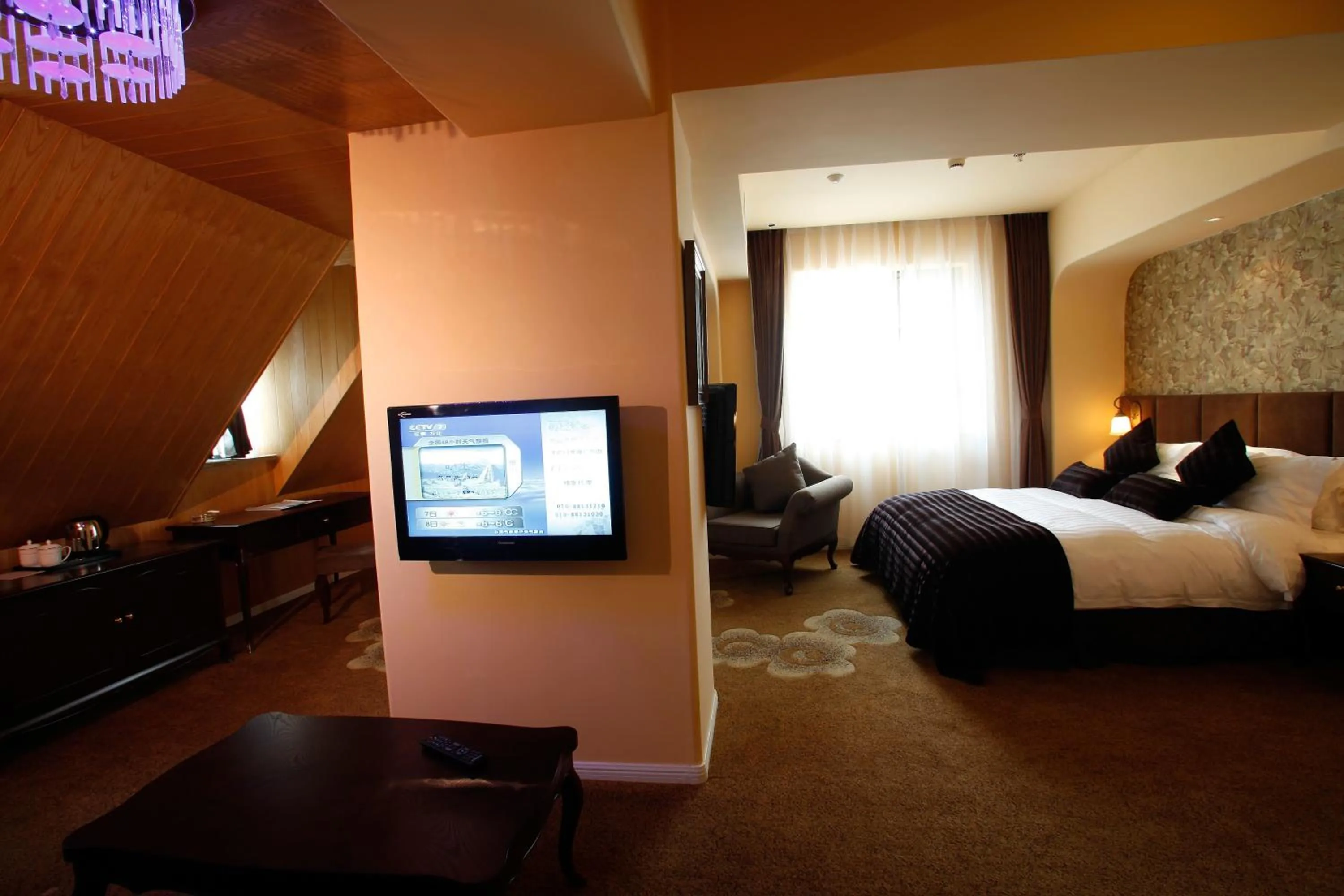 Decorative detail, Bed in Aoting Garden Hotel