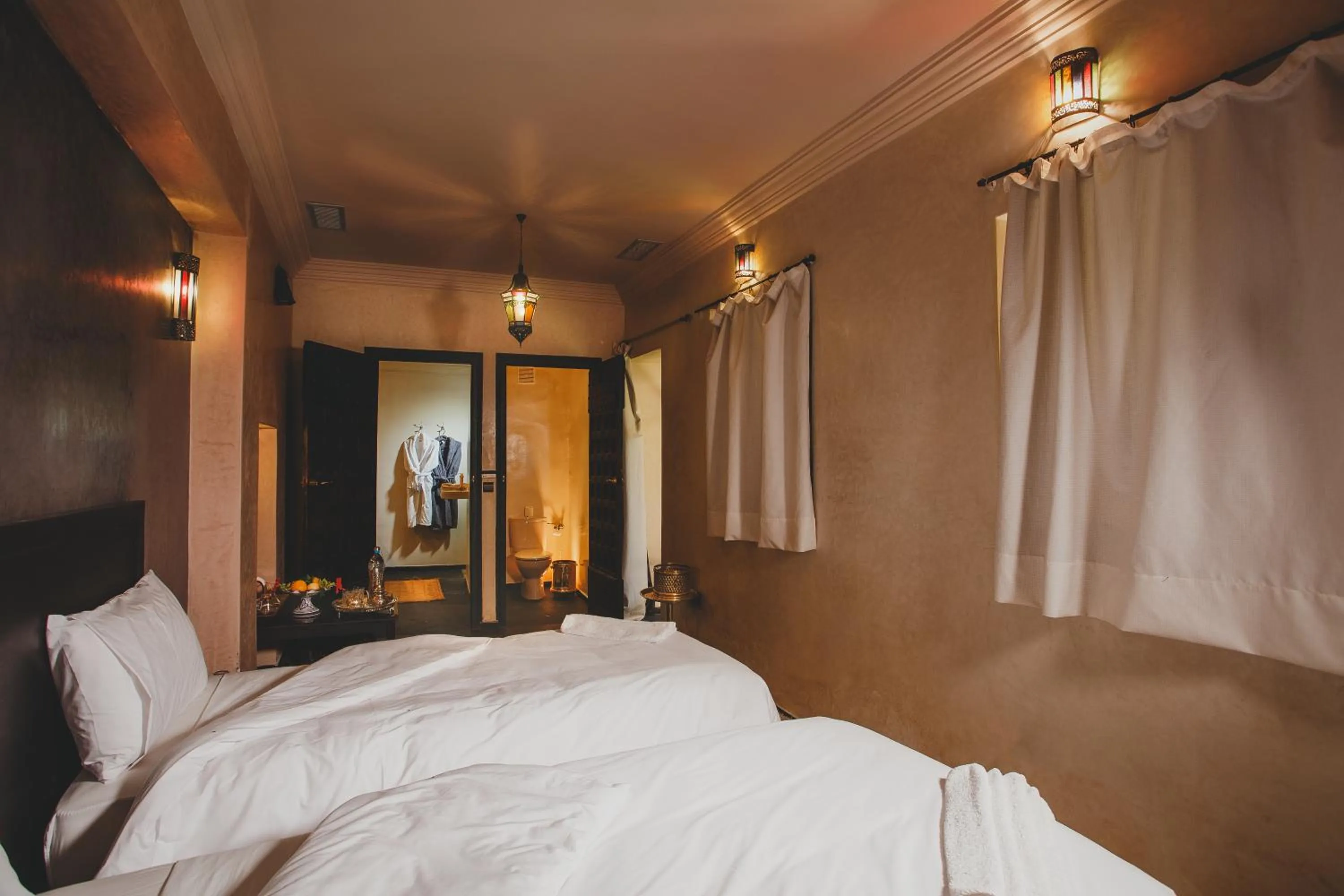 Shower, Bed in Riad Tama & spa