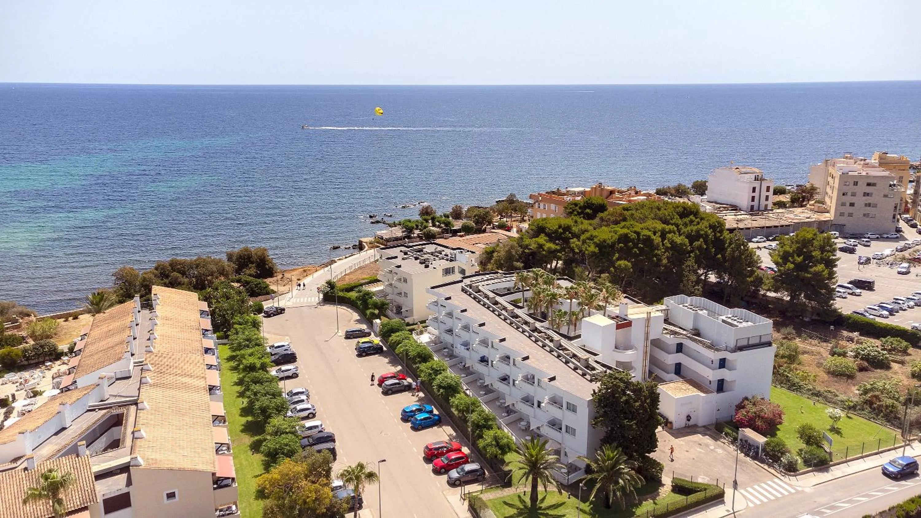 Property building in Hipotels Apartamentos Cala Bona