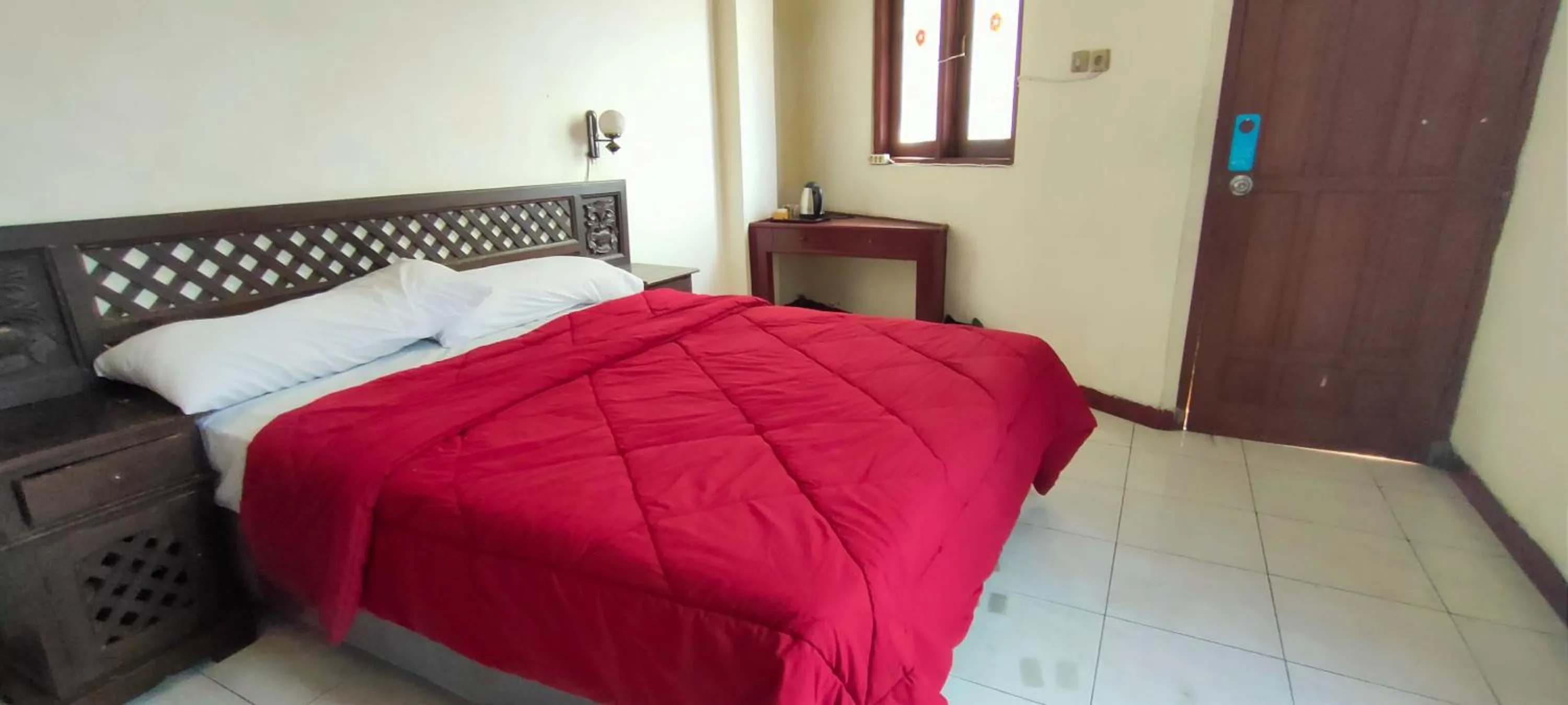 Property building, Bed in Mangkuyudan Hotel Solo