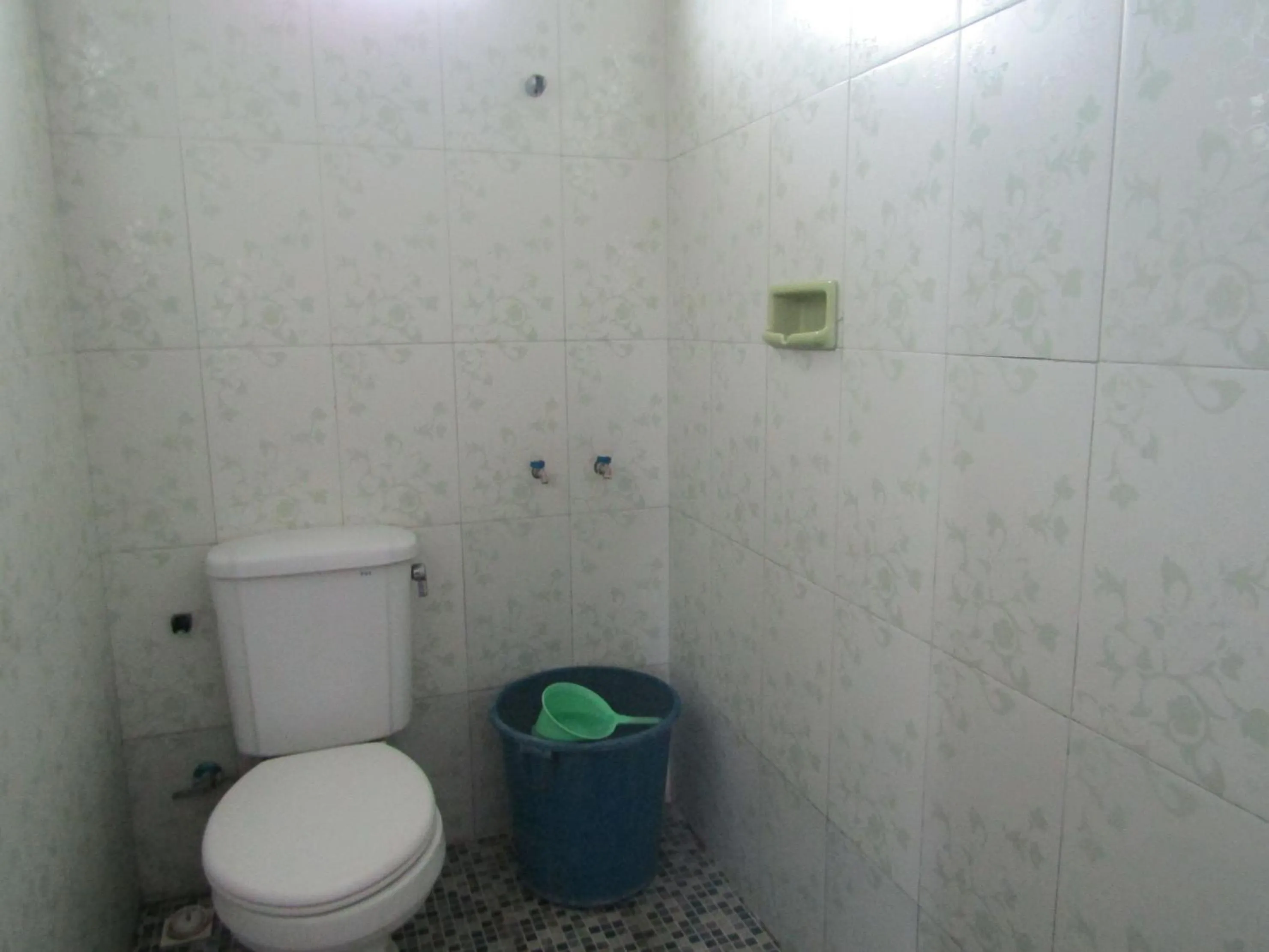 Bathroom in Penginapan Melati Sarangan