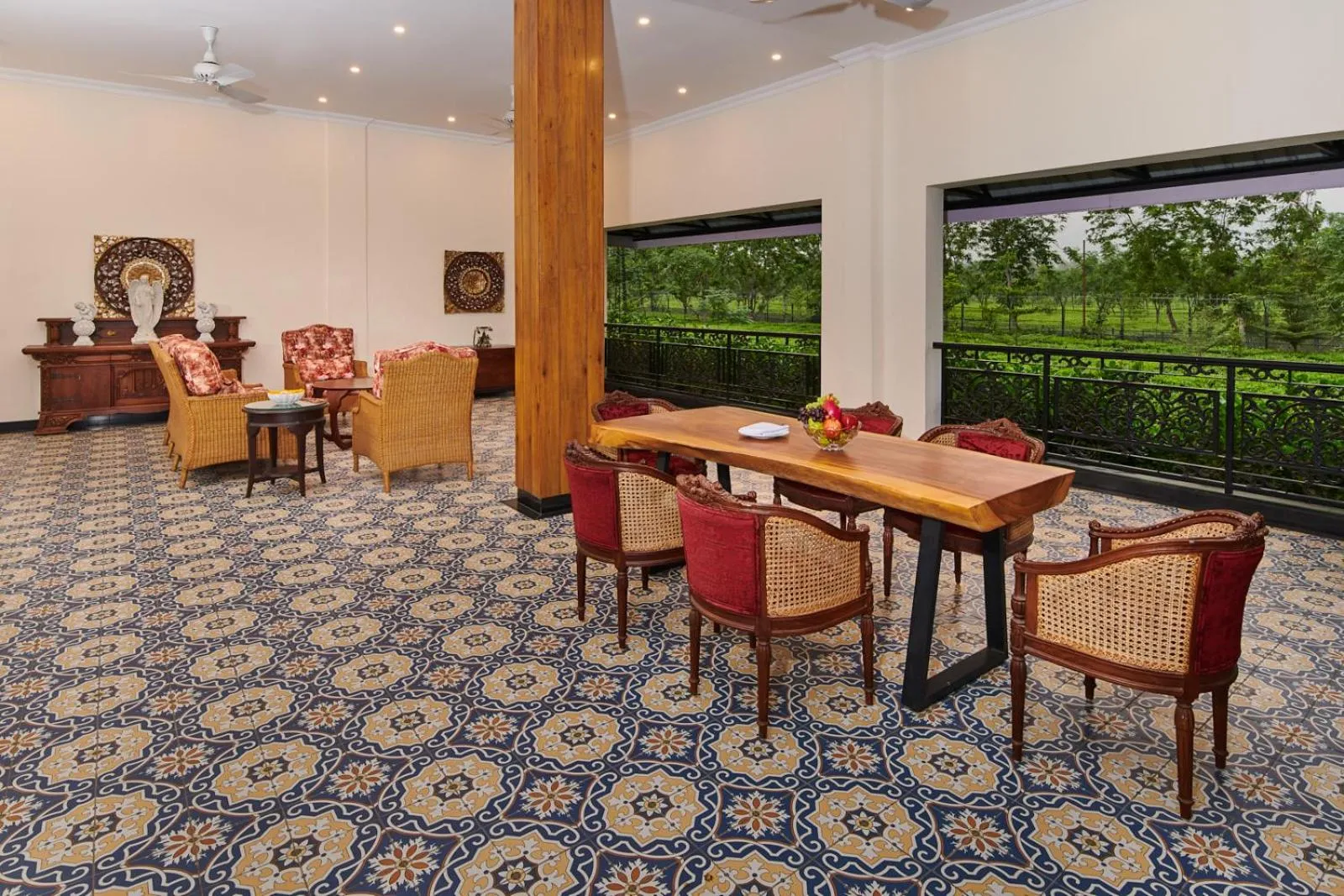 Restaurant/places to eat in MAYFAIR Tea Resort