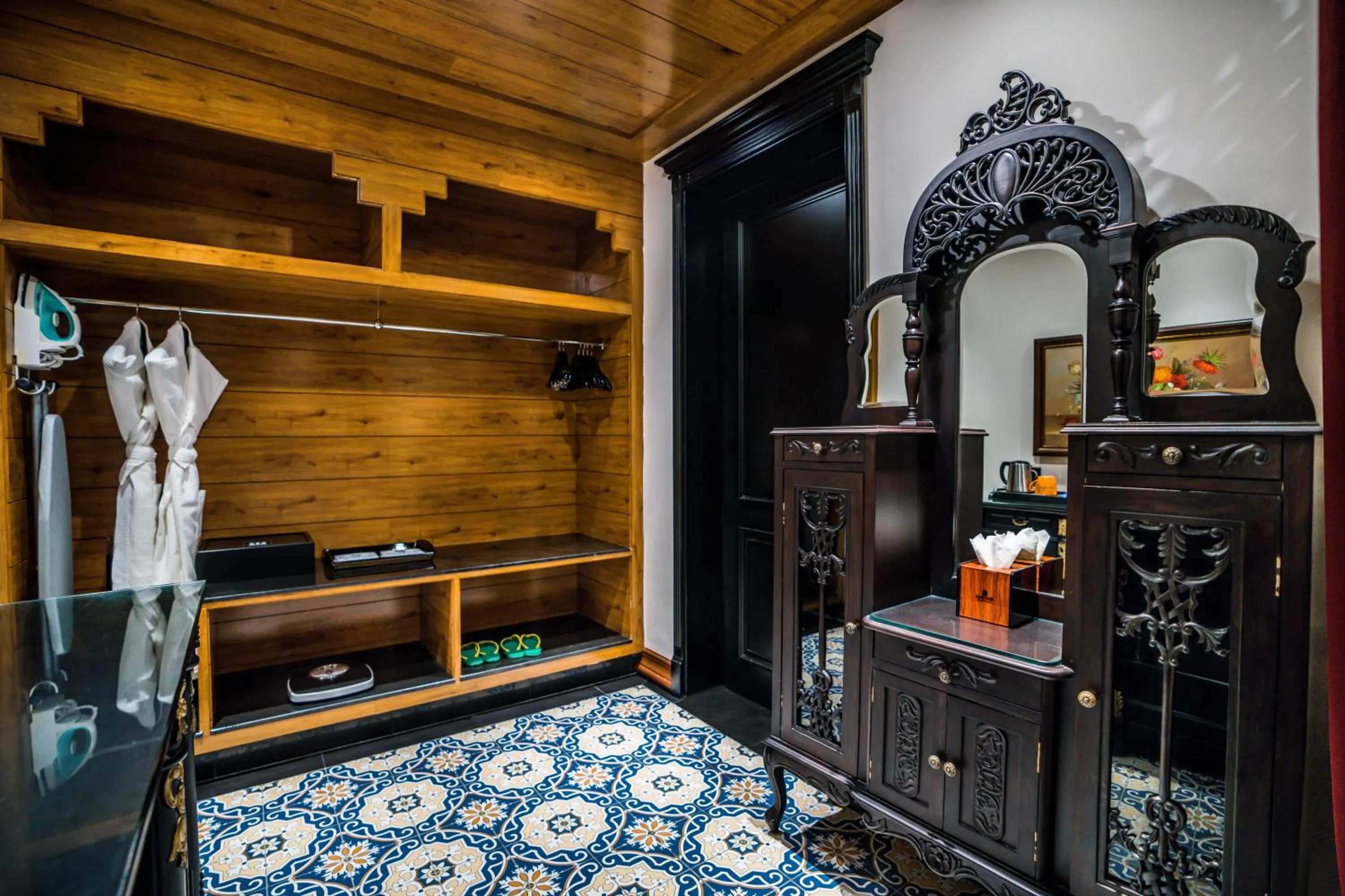 flat iron in MAYFAIR Tea Resort