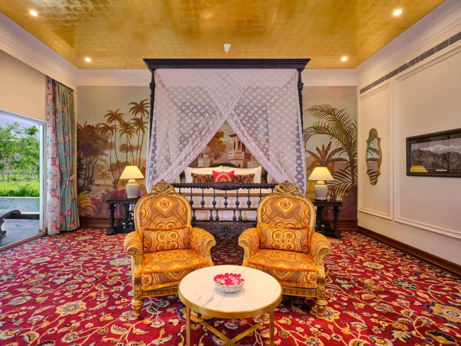 Bed in MAYFAIR Tea Resort