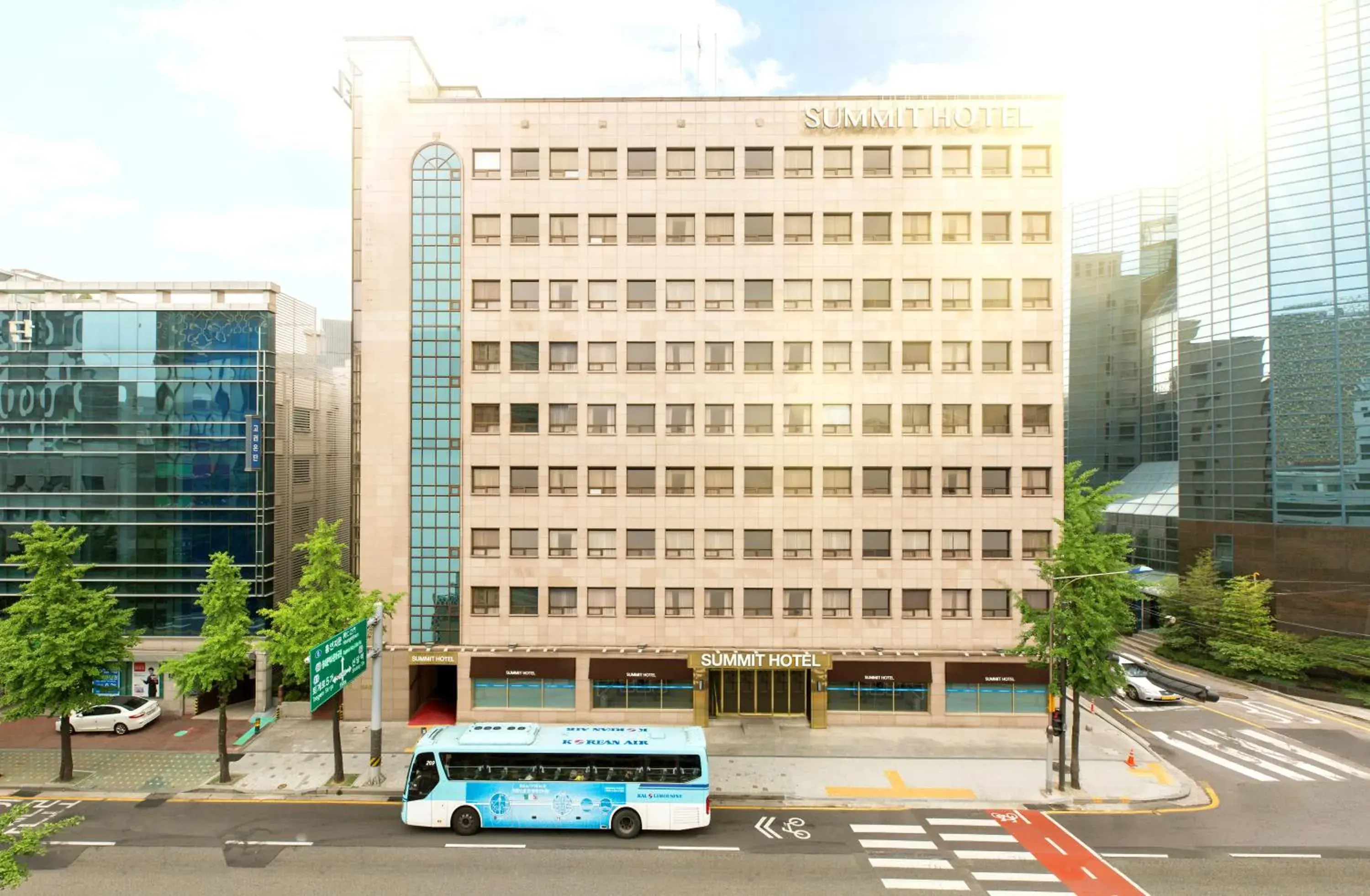 Property building in Summit Hotel Seoul Dongdaemun Property building in Summit Hotel Seoul Dongdaemun