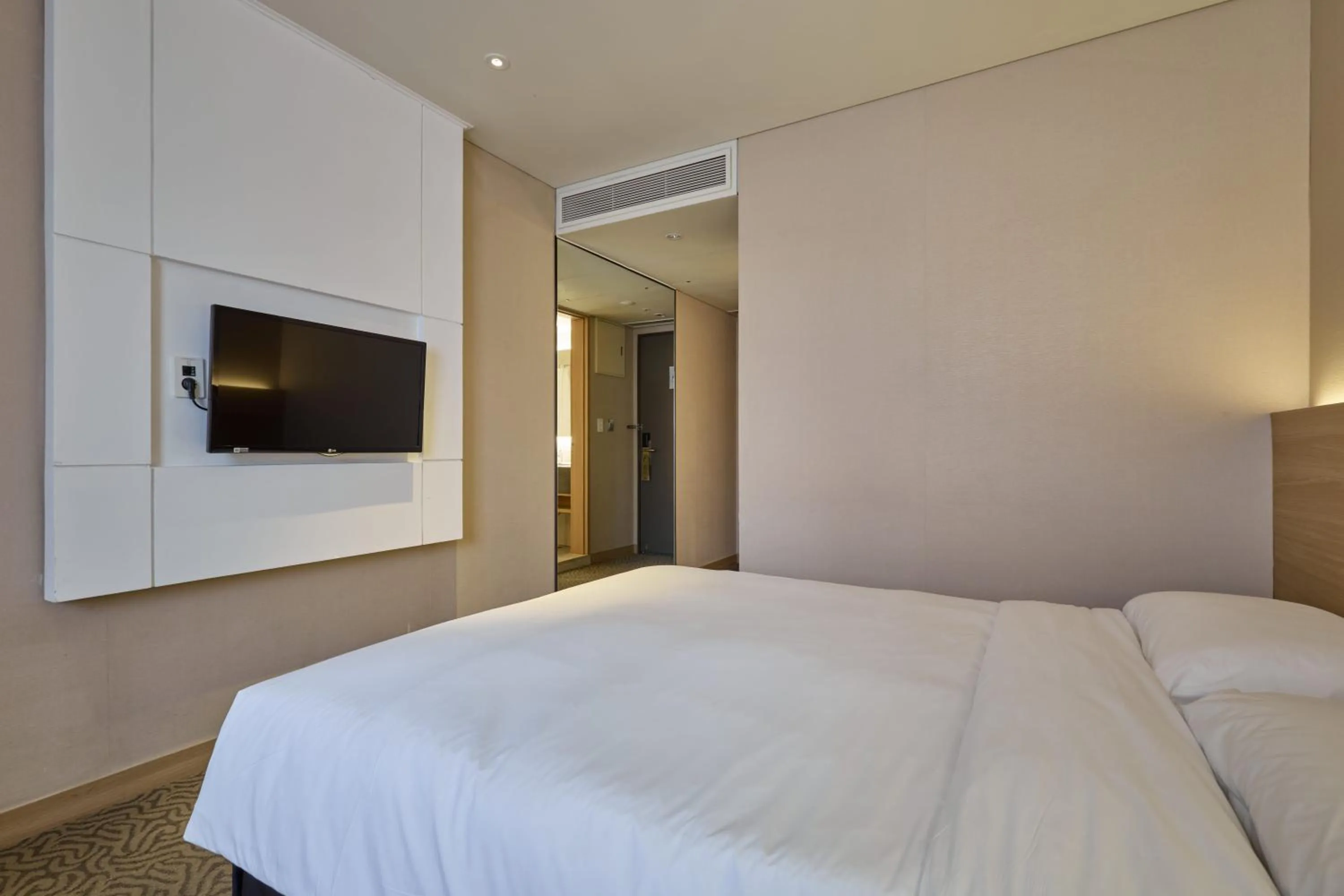 Bed in Summit Hotel Seoul Dongdaemun