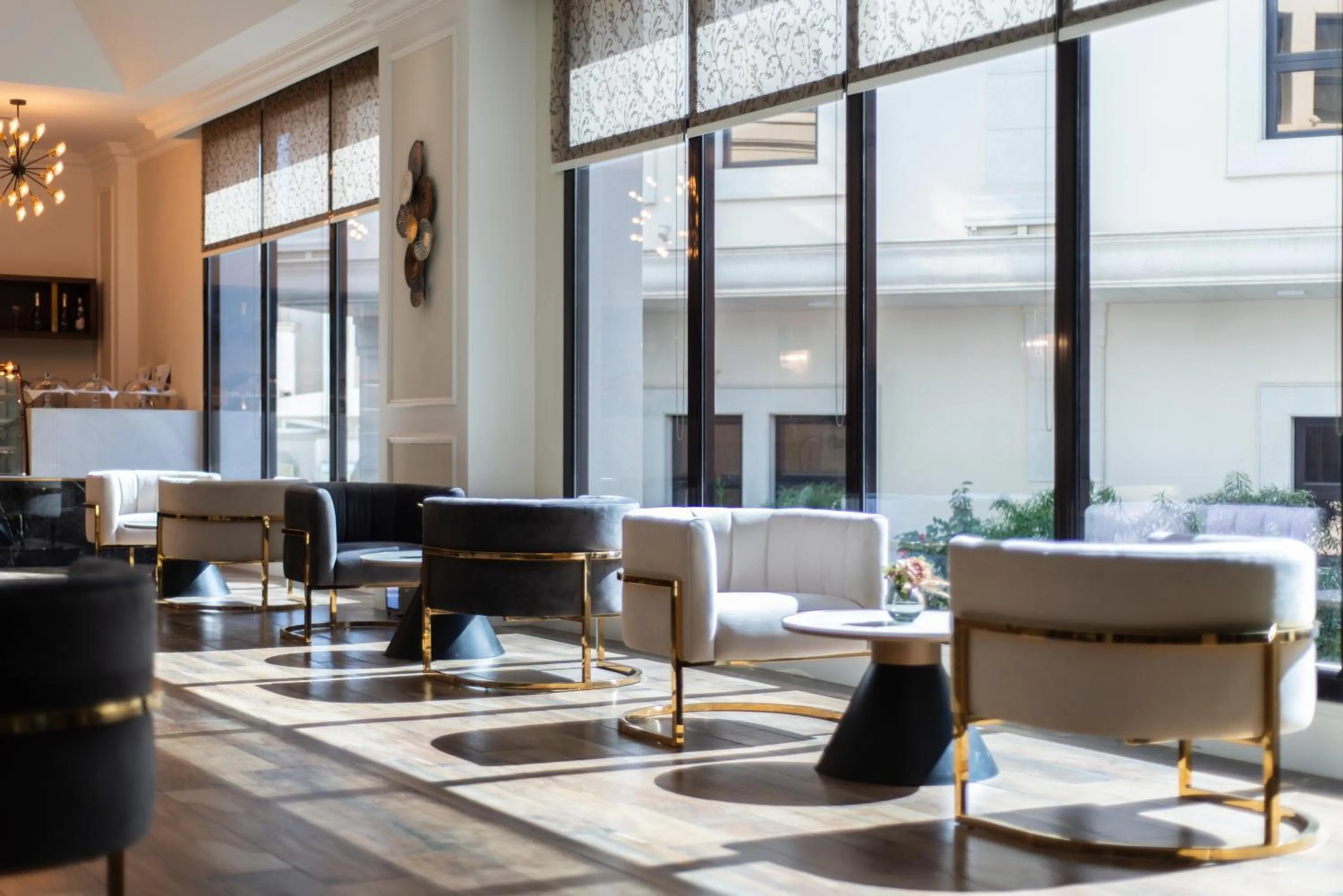 Lounge or bar in Vittori Palace Hotel and Residences
