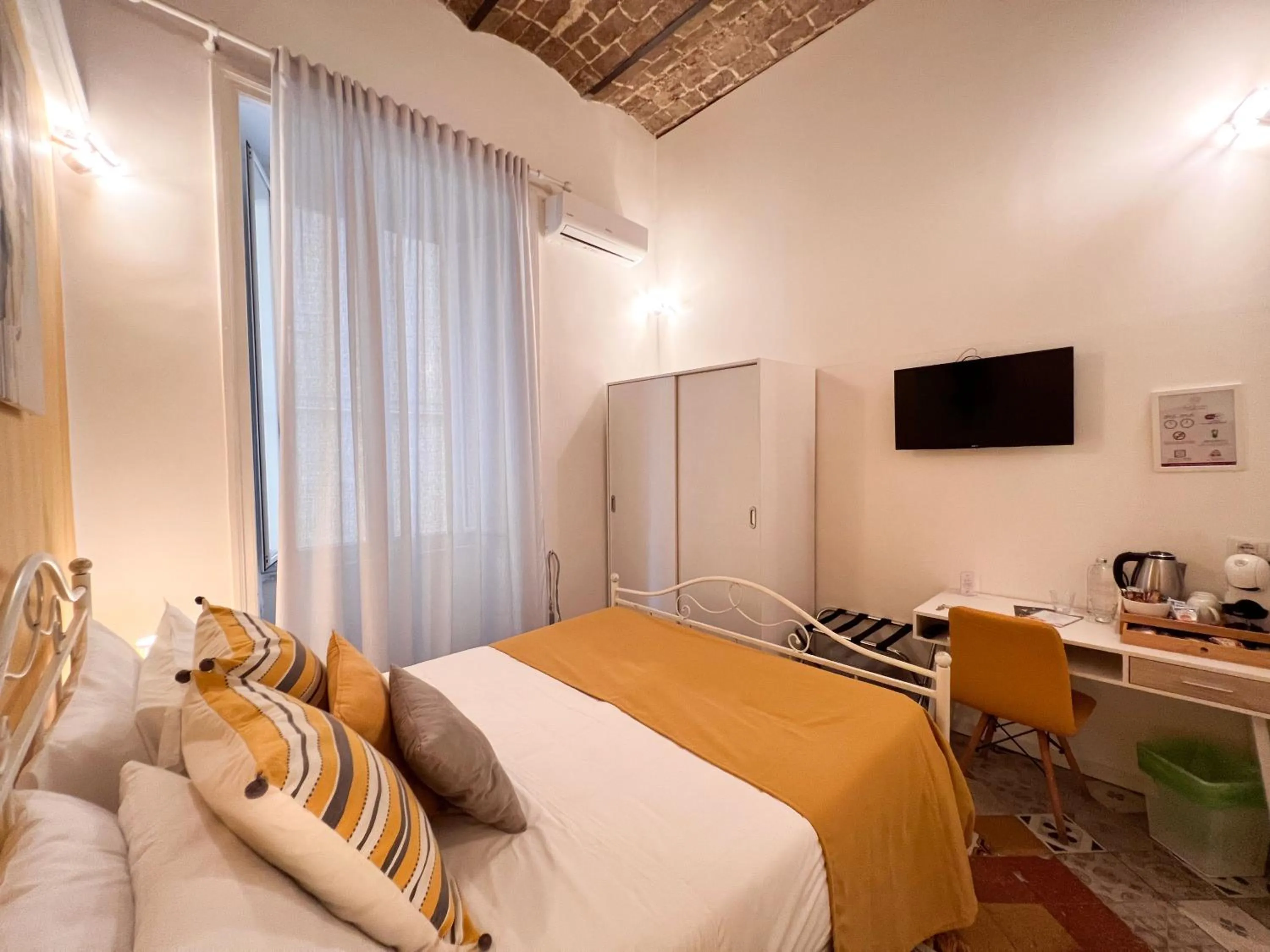 Bed in Suite Scarlatti